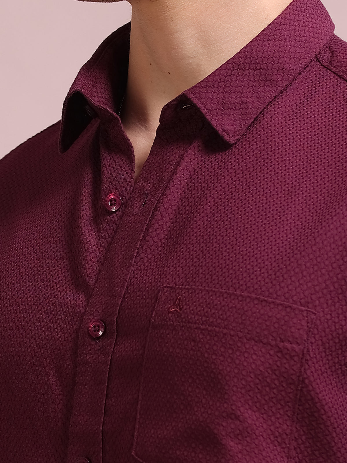 MEN'S FINE WINE SELF DESIGN SLIM FIT SHIRT