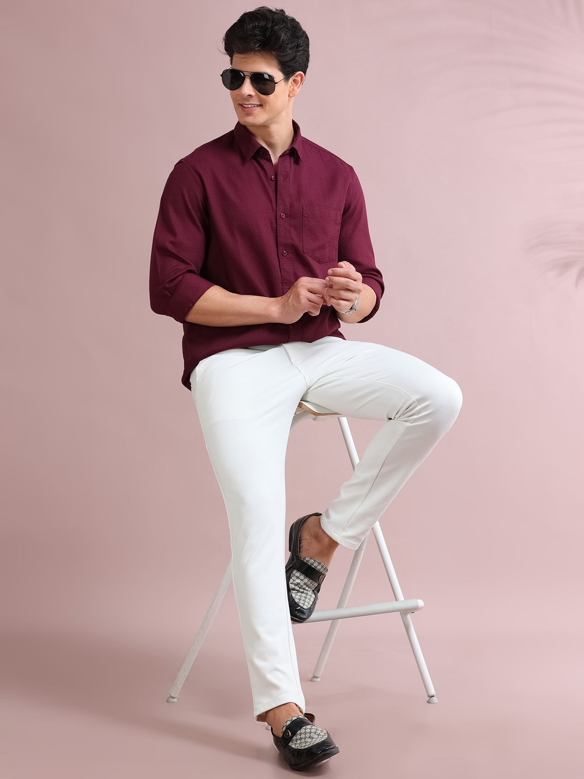 MEN'S FINE WINE SELF DESIGN SLIM FIT SHIRT