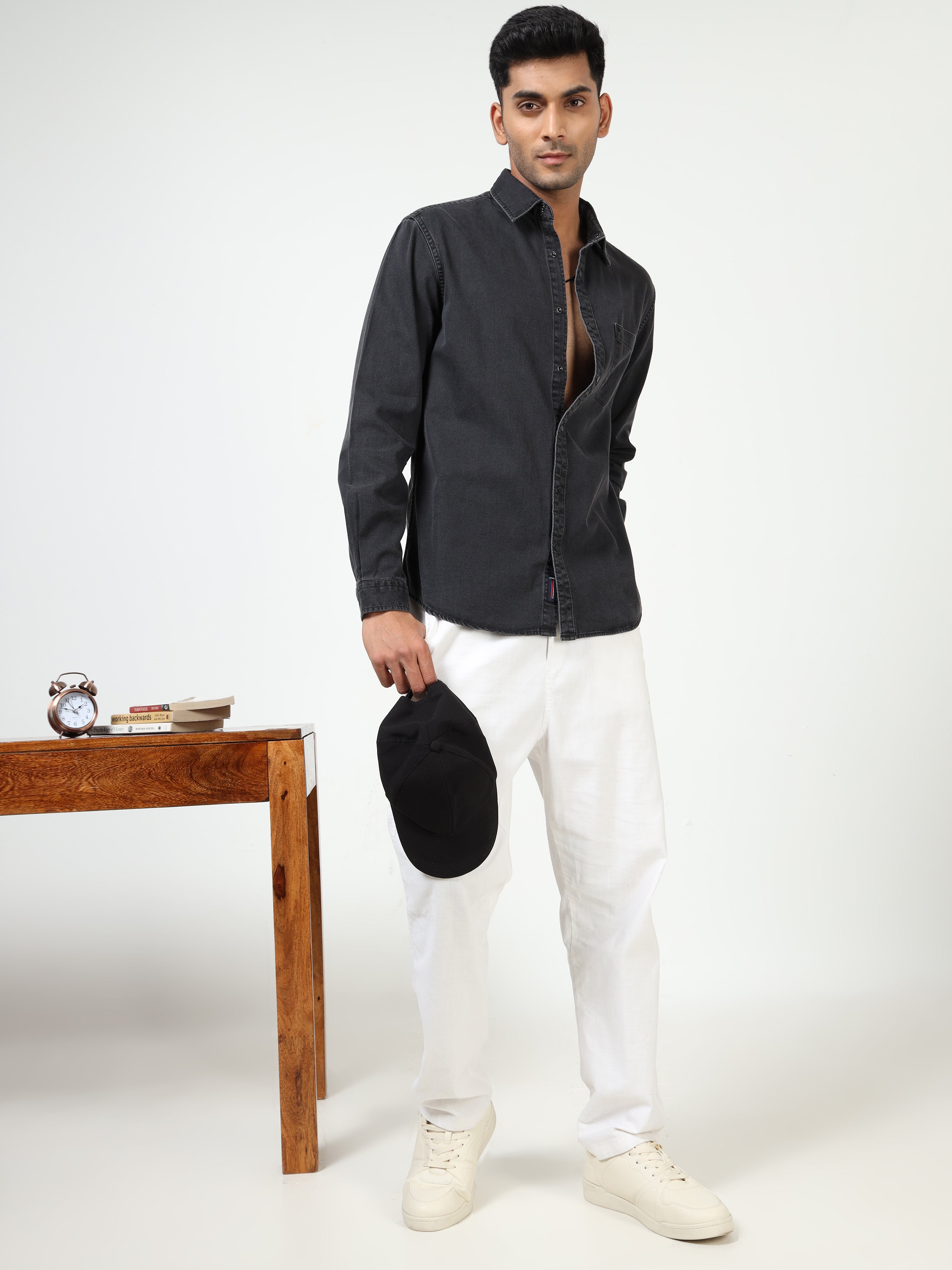 MEN'S BLACK SOLID SLIM FIT SHIRT