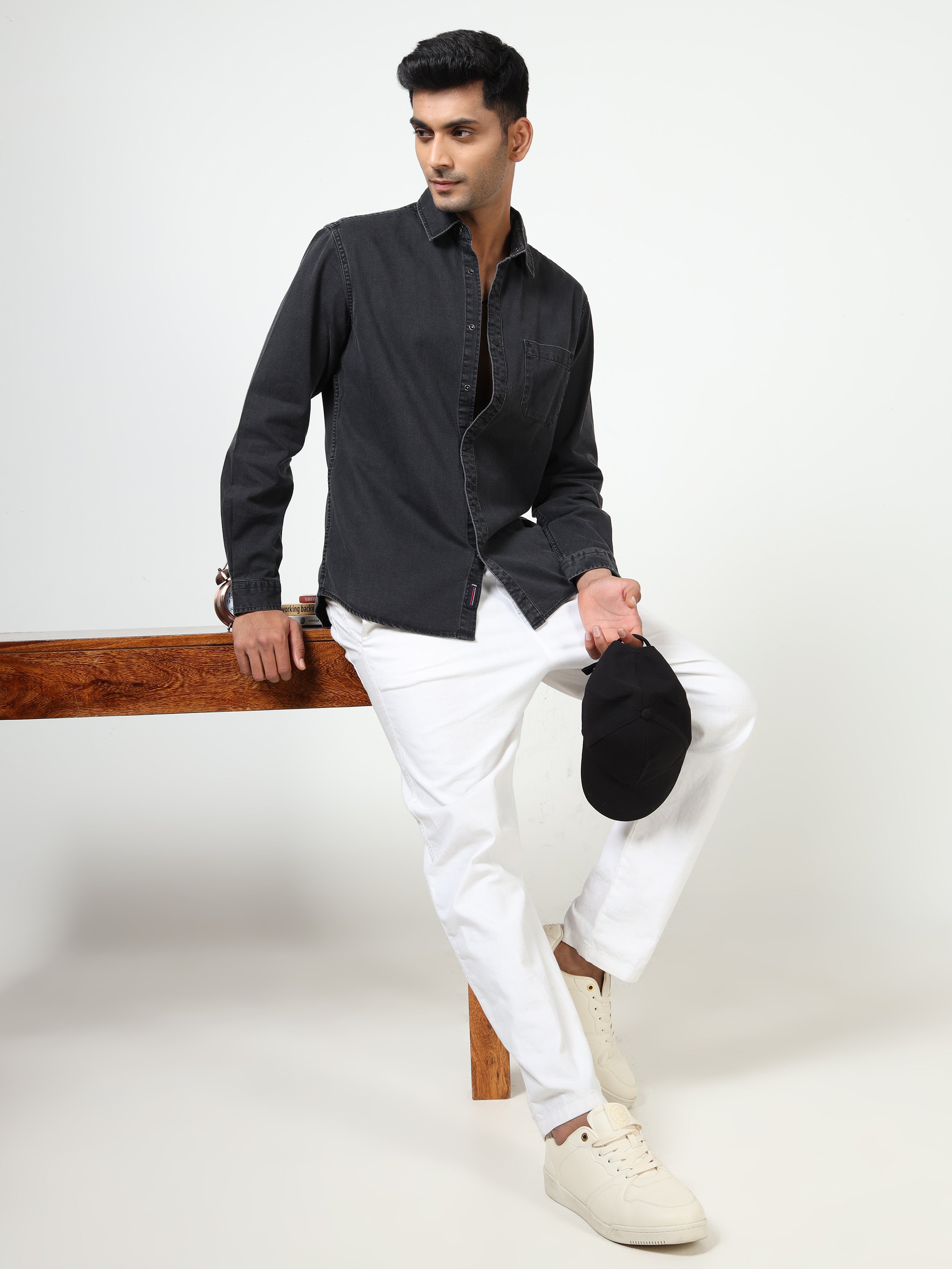 MEN'S BLACK SOLID SLIM FIT SHIRT