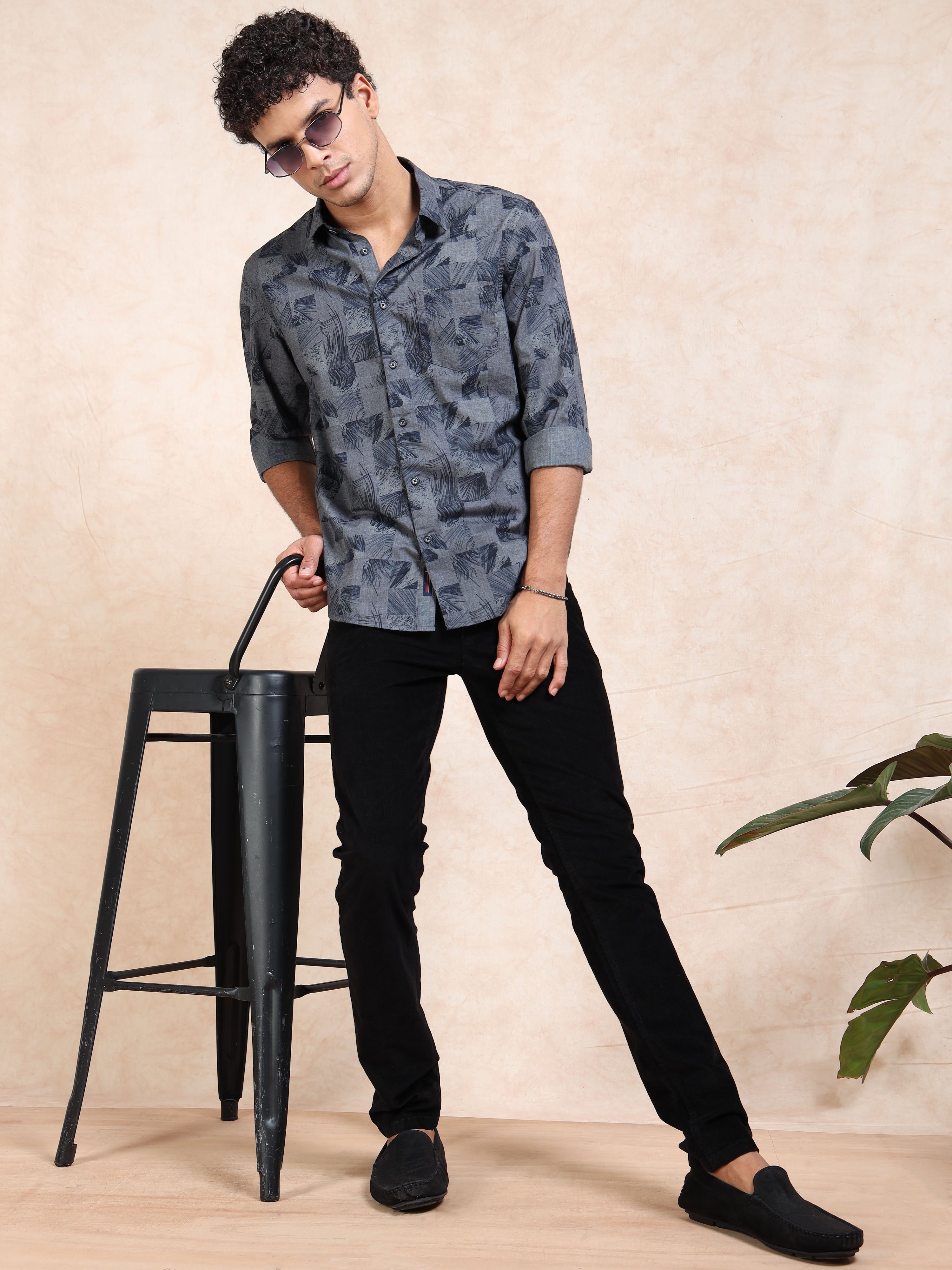 MEN'S NAVY PRINT SLIM FIT SHIRT