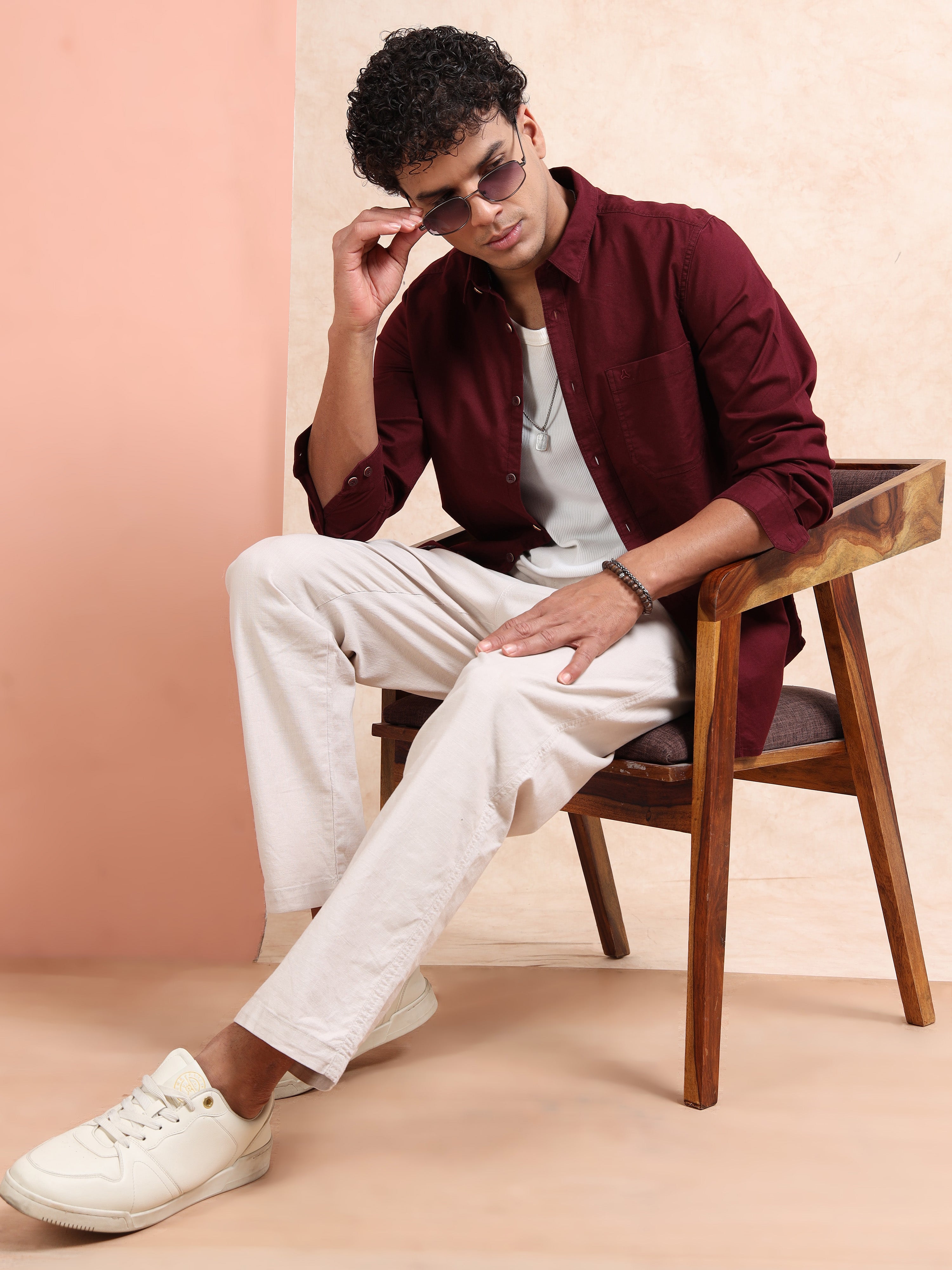 MEN'S MAROON SOLID SLIM FIT SHIRT