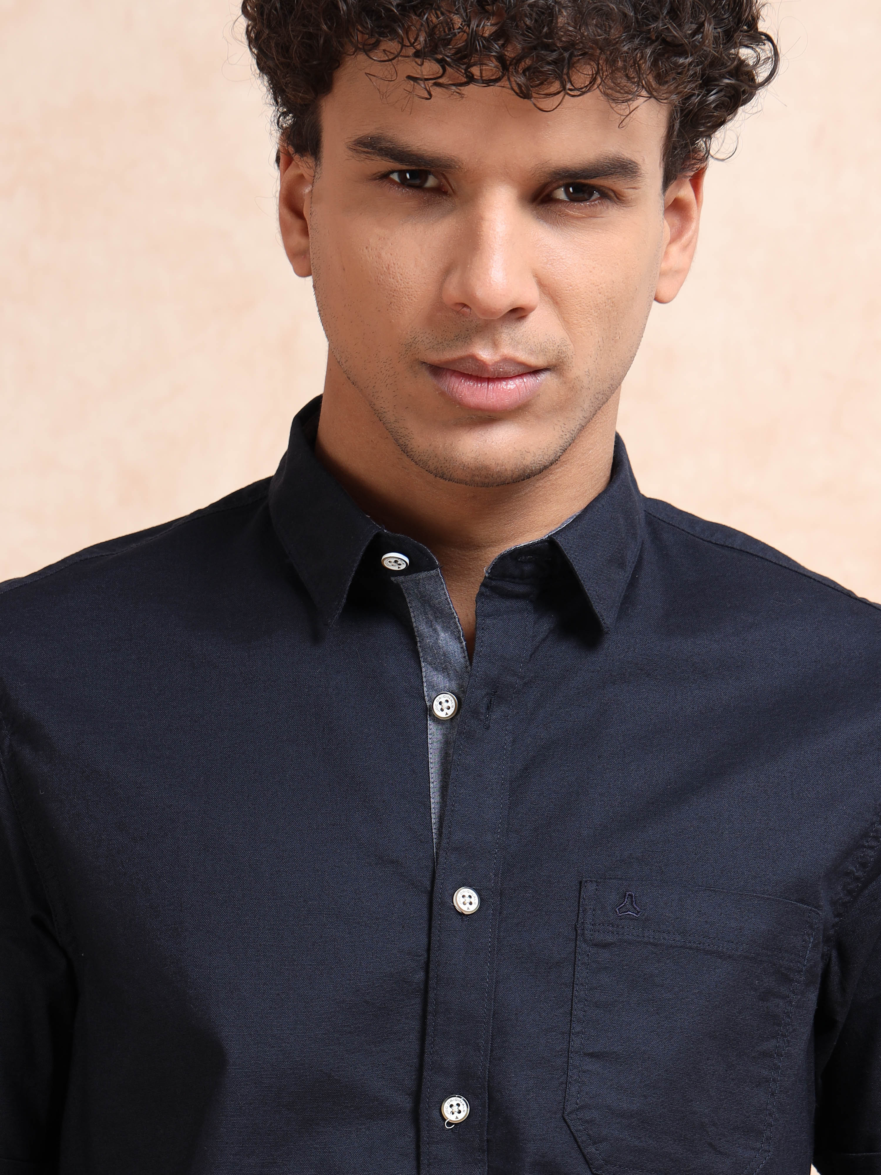 MEN'S NAVY SOLID SLIM FIT SHIRT