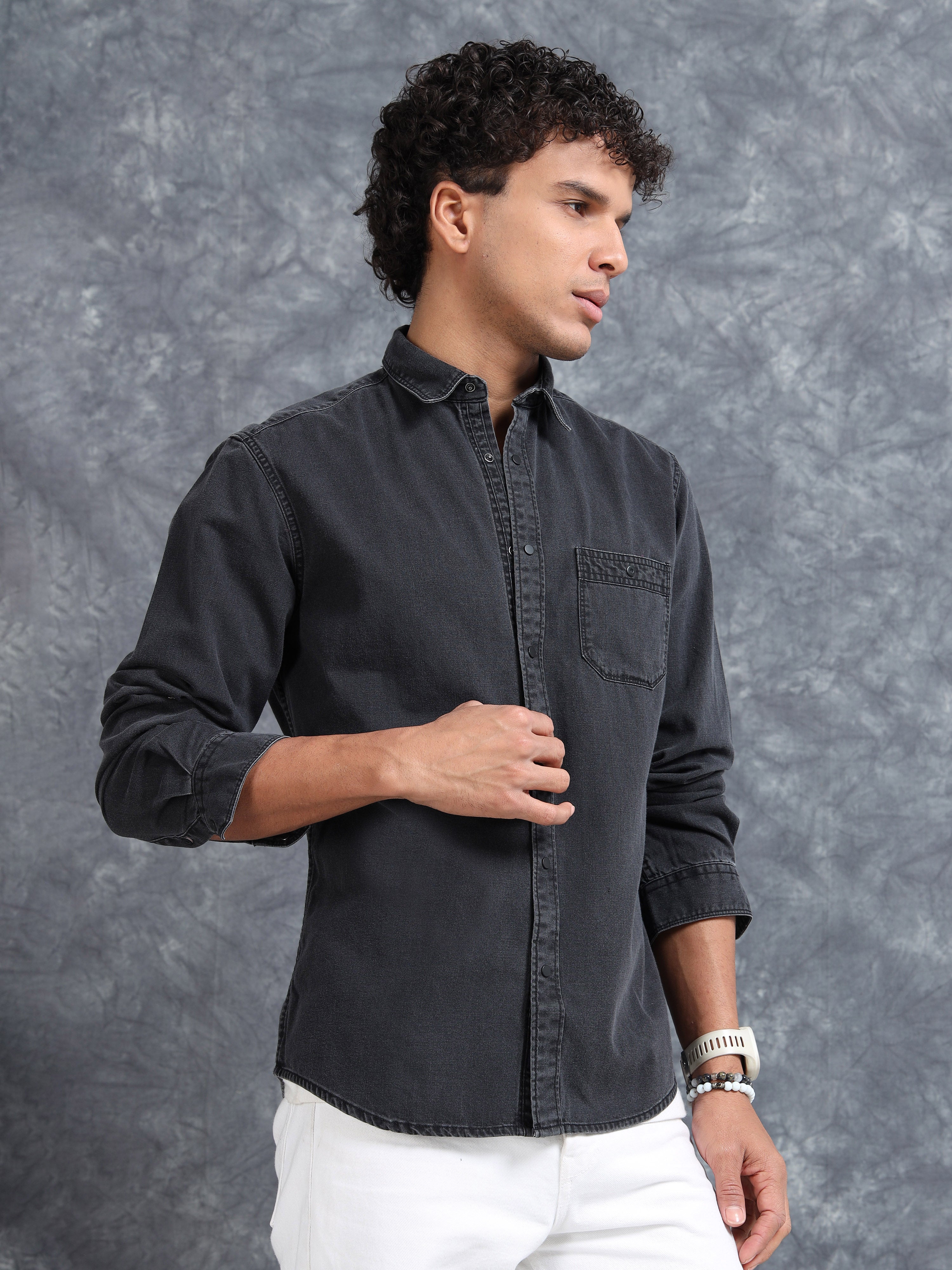 MEN'S BLACK DENIM SOLID SLIM FIT SHIRT