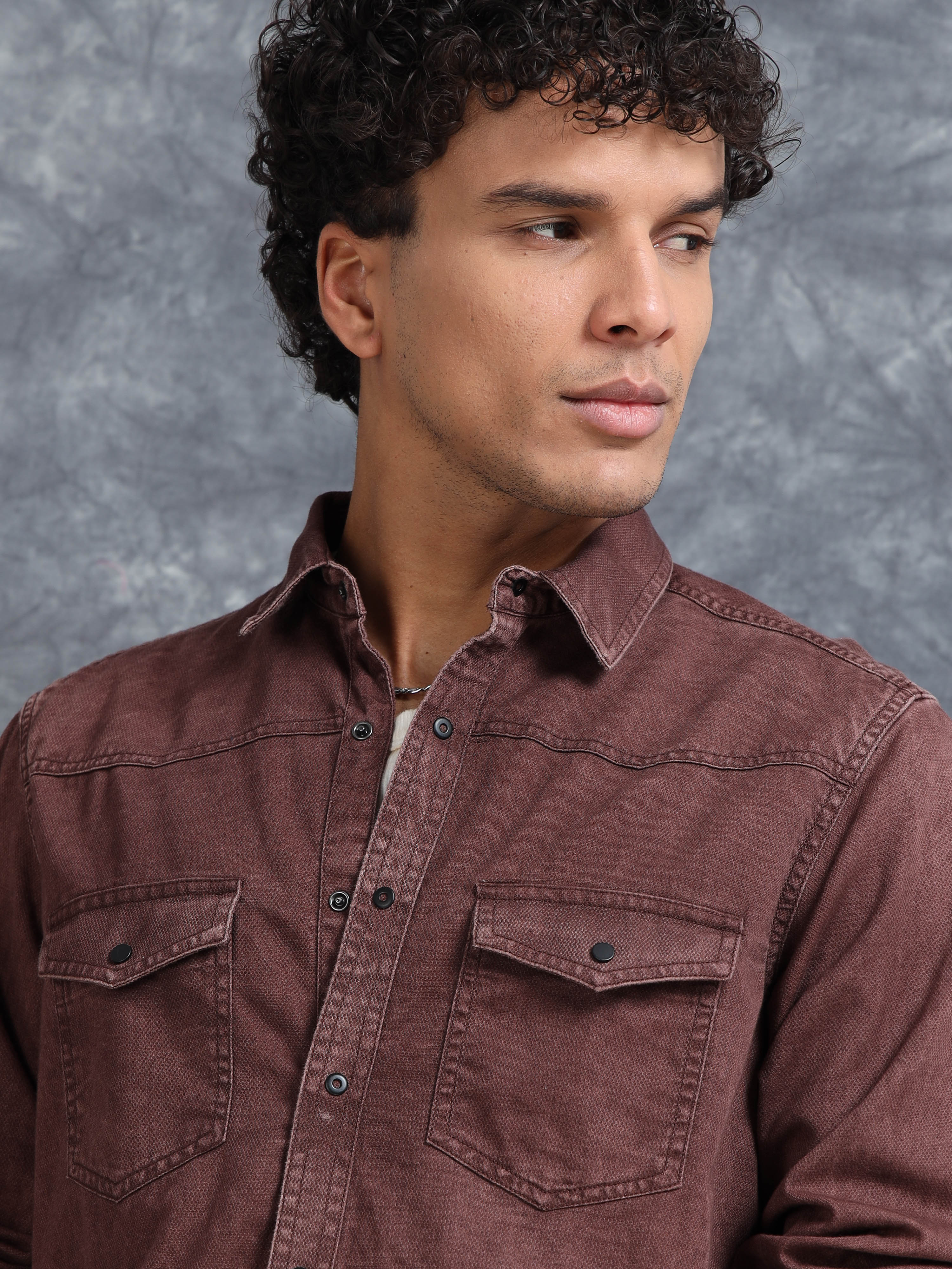 MEN'S BROWN DENIM SOLID SLIM FIT SHIRT