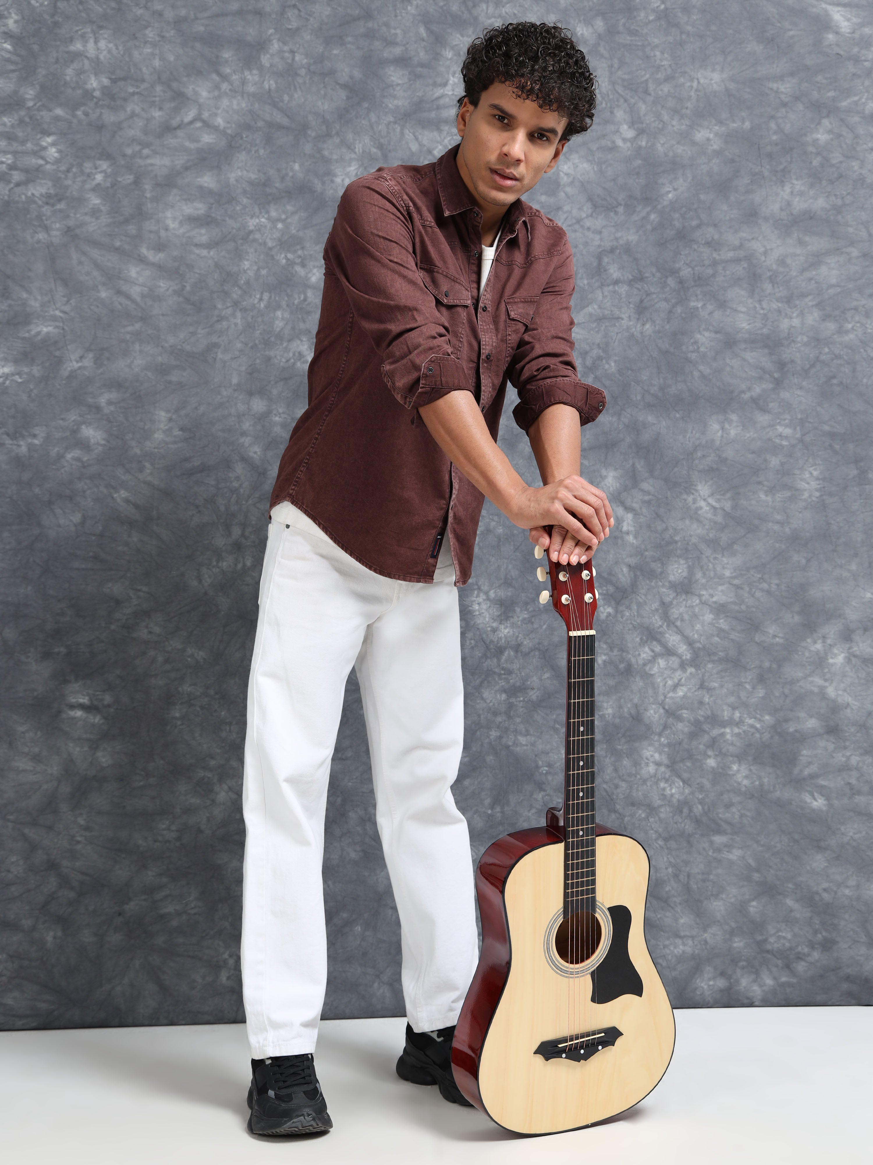 MEN'S BROWN DENIM SOLID SLIM FIT SHIRT