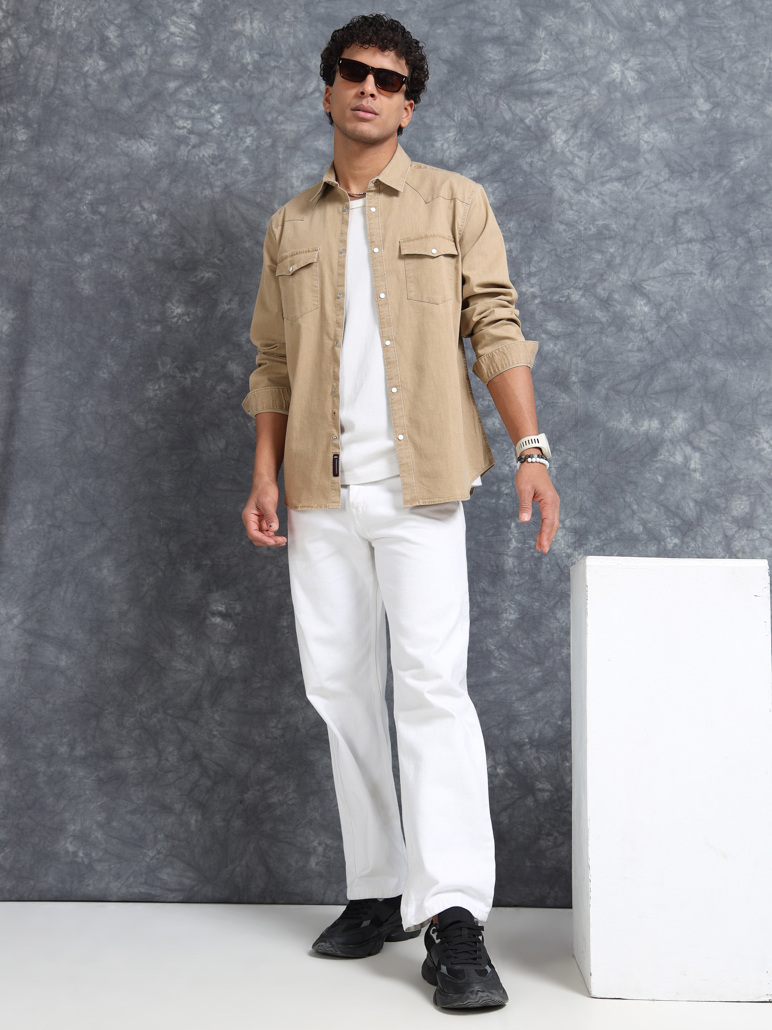 MEN'S GOLDEN BROWN DENIM SOLID SLIM FIT SHIRT