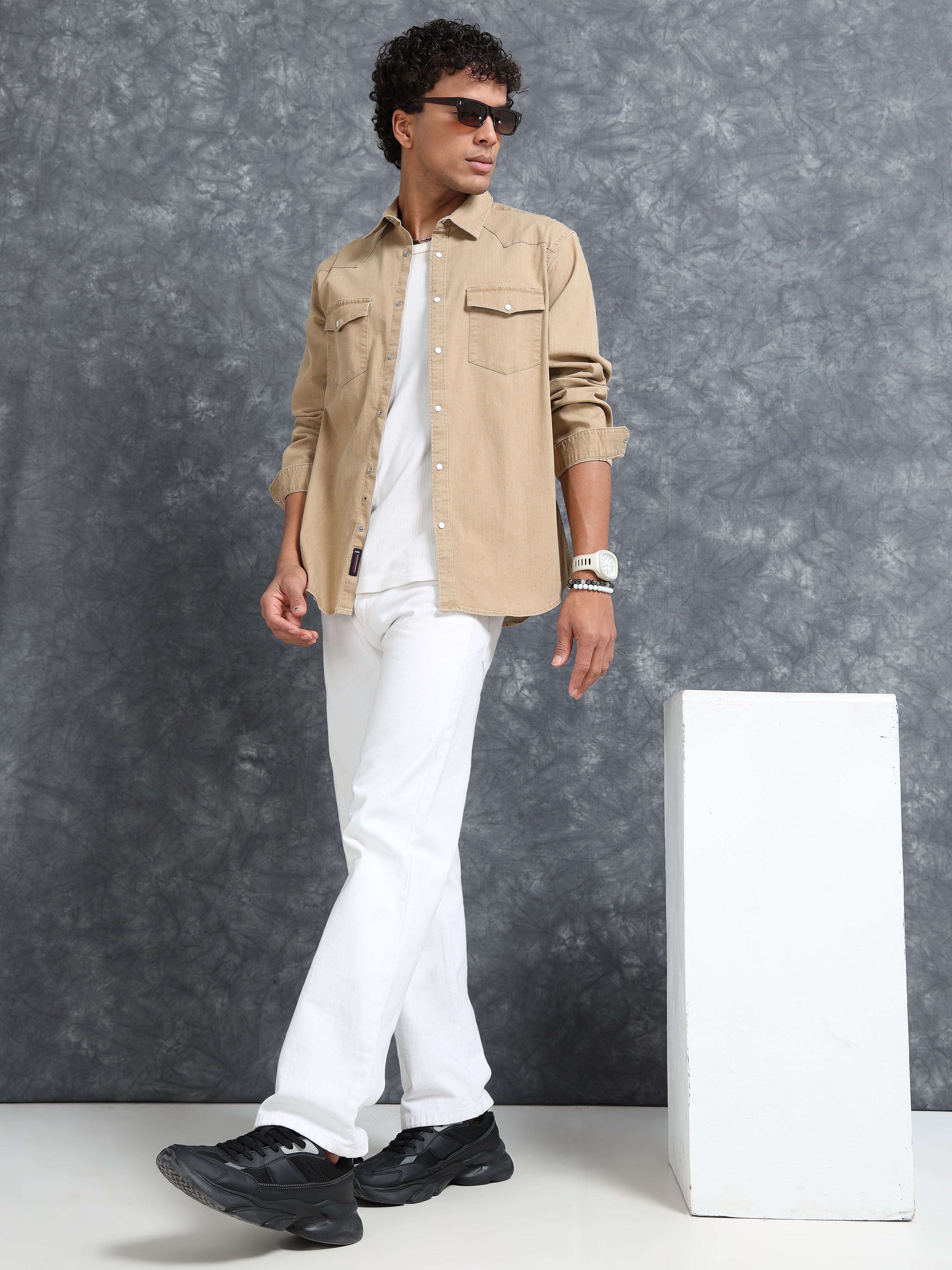 MEN'S GOLDEN BROWN DENIM SOLID SLIM FIT SHIRT