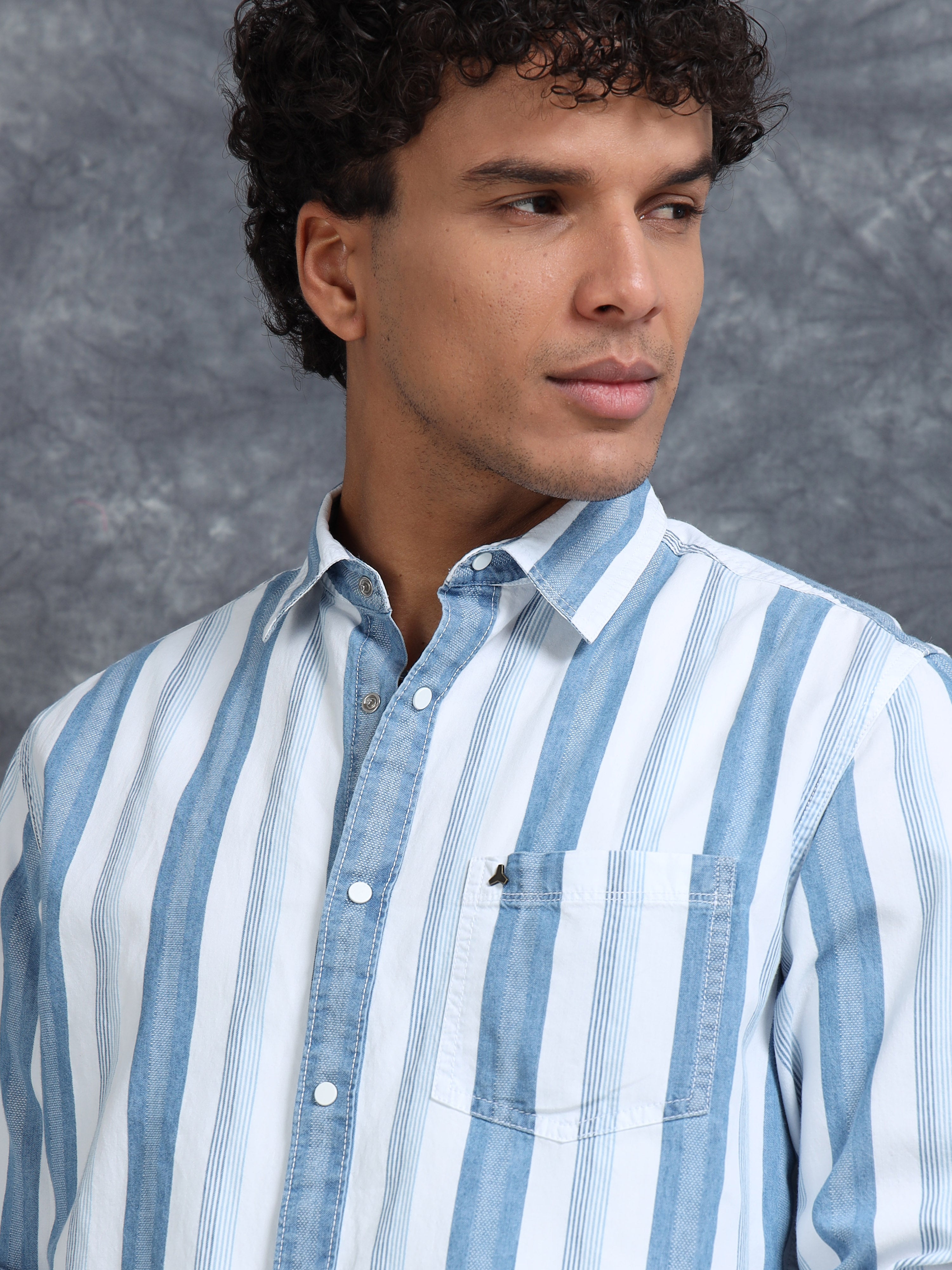 MEN'S WHITE INDIGO STRIPES SLIM FIT SHIRT
