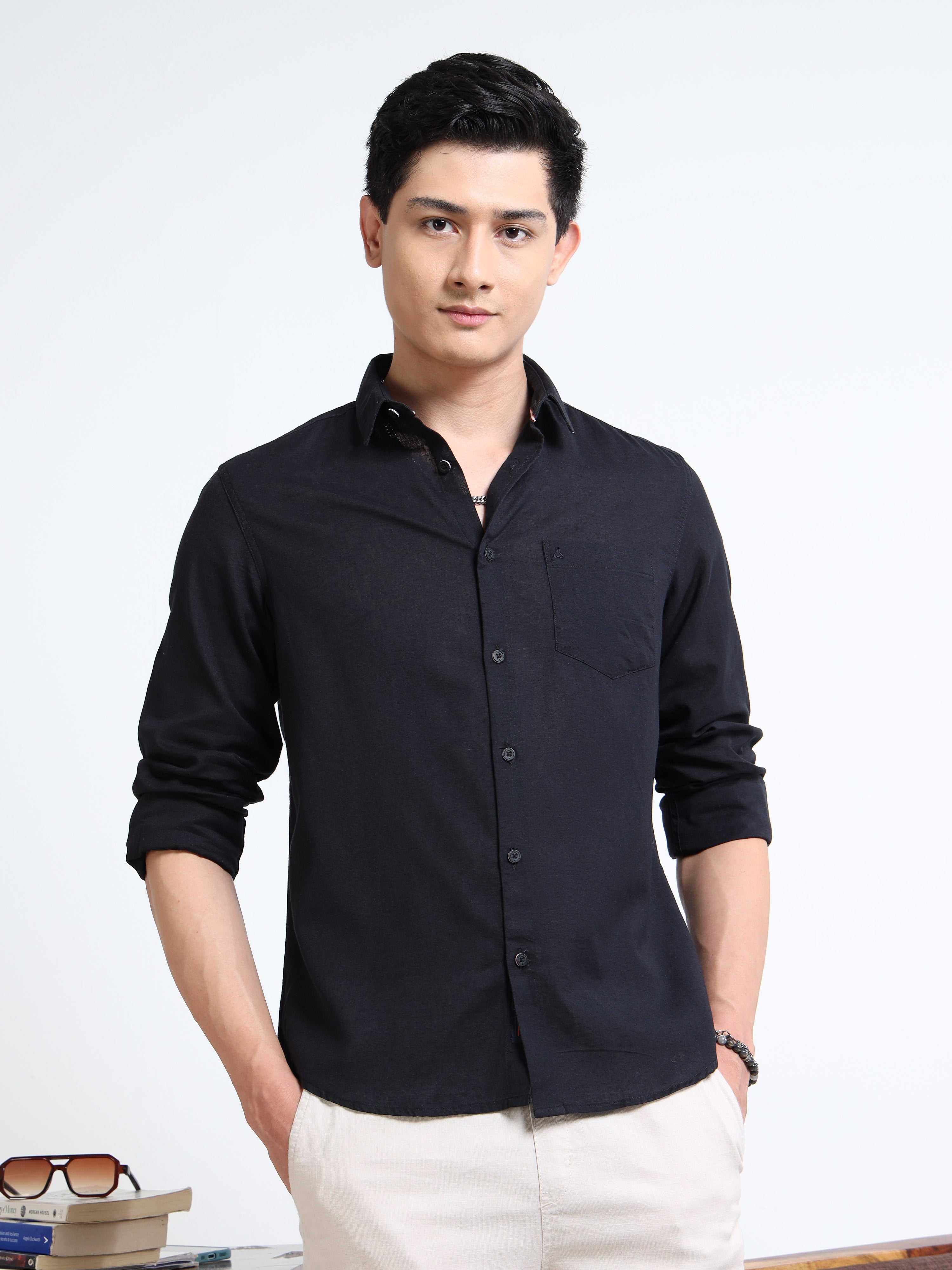 MEN'S BLACK SOLID SLIM FIT SHIRT