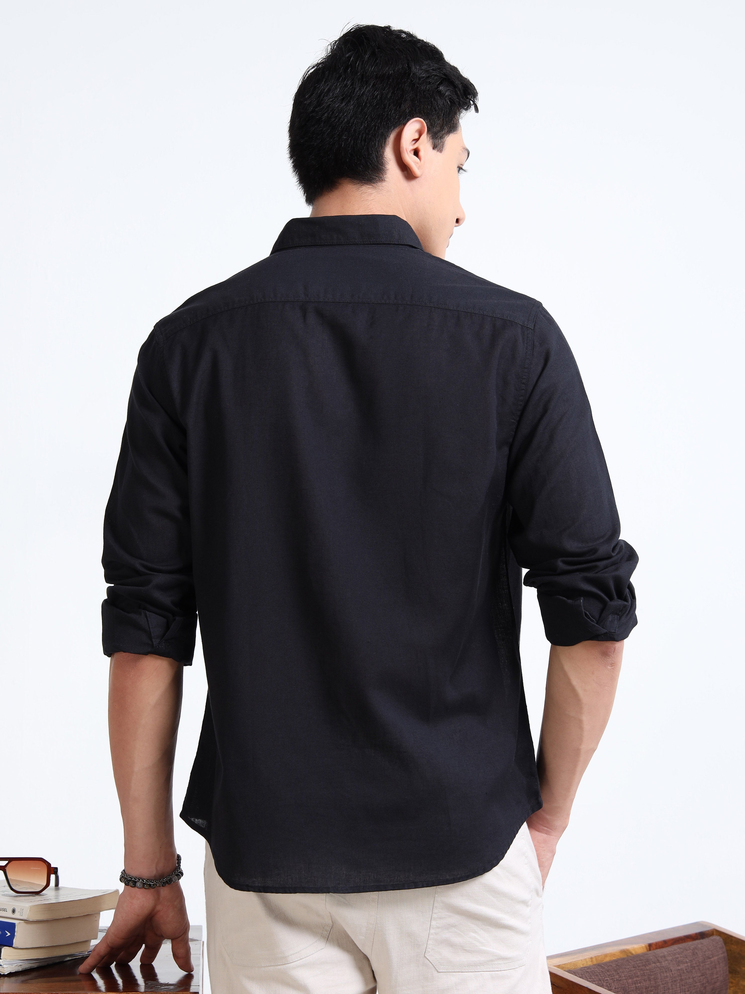 MEN'S BLACK SOLID SLIM FIT SHIRT