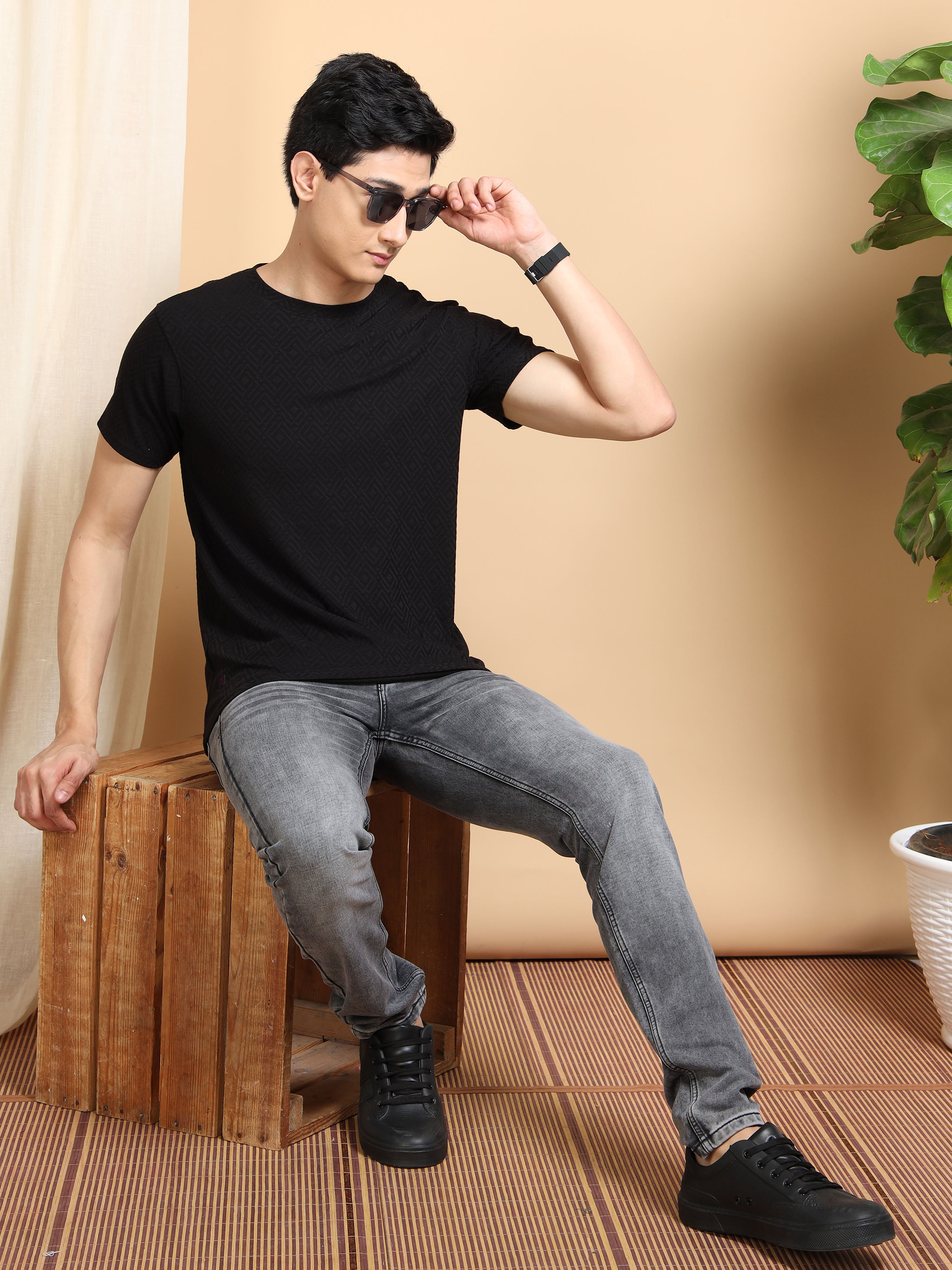 MEN'S BLACK SLIM FIT T SHIRT