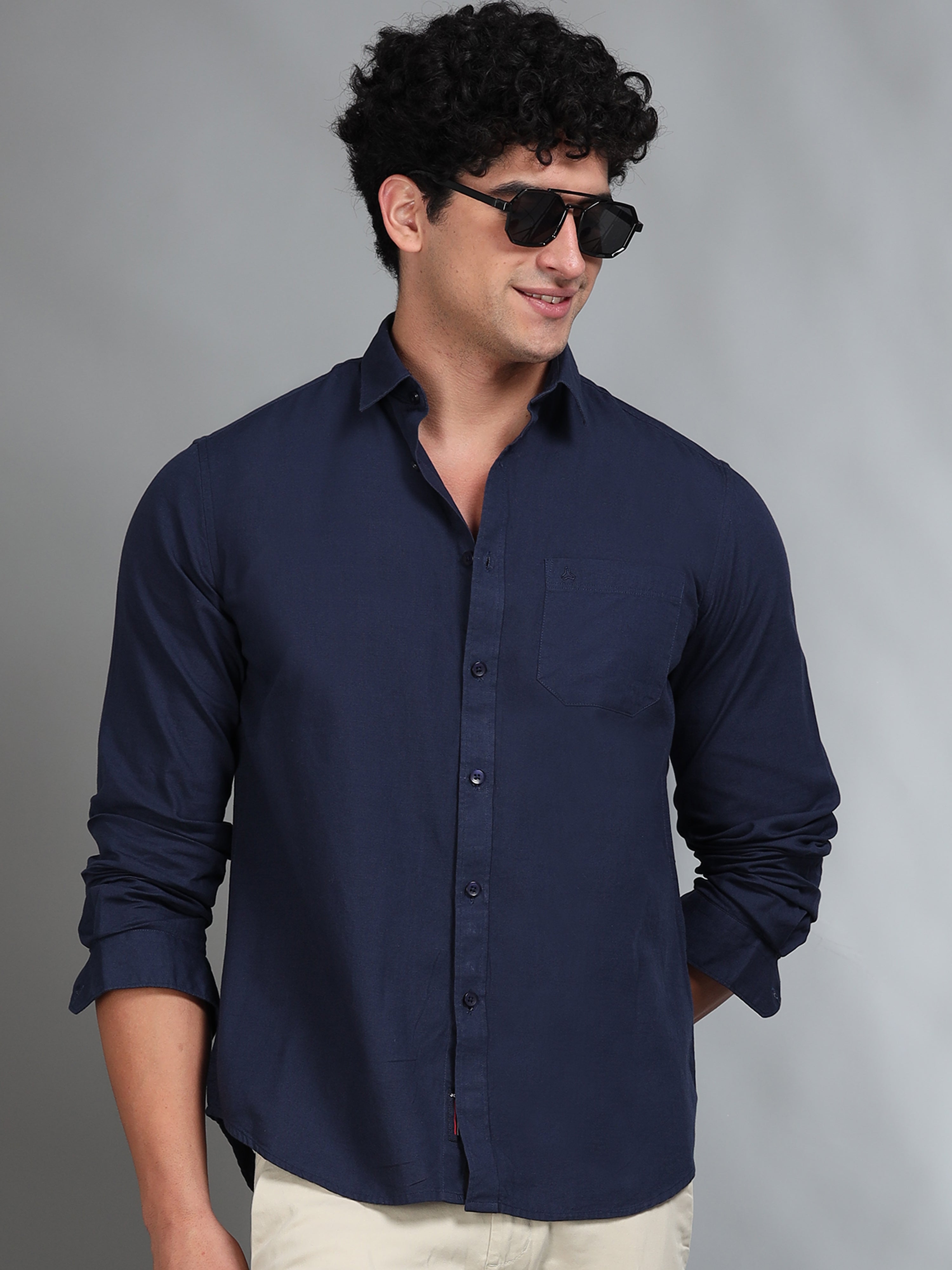 MEN'S BLUE SOLID SLIM FIT SHIRT