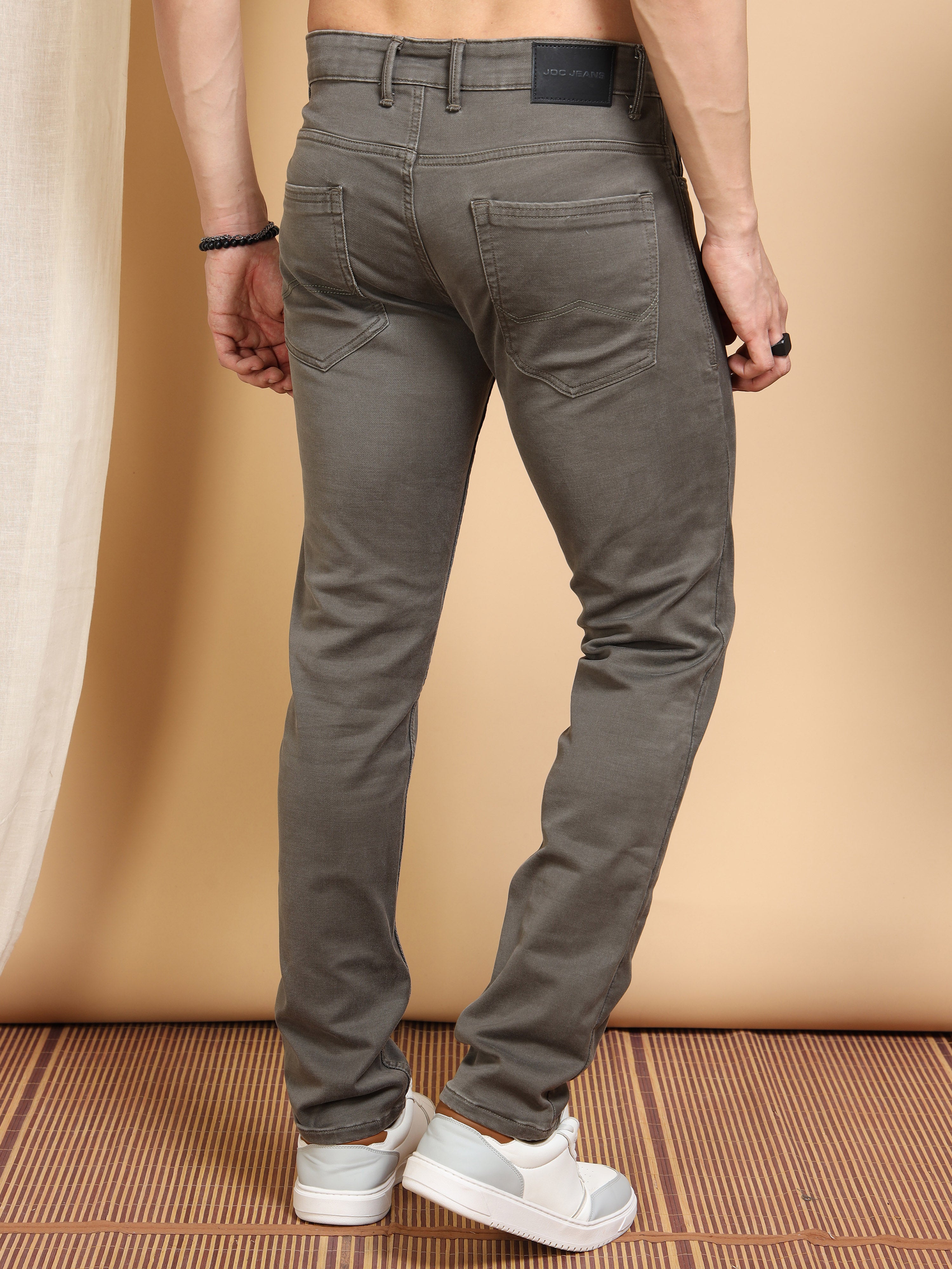 MEN'S DK.KHAKI SOLID SLIM FIT JEANS