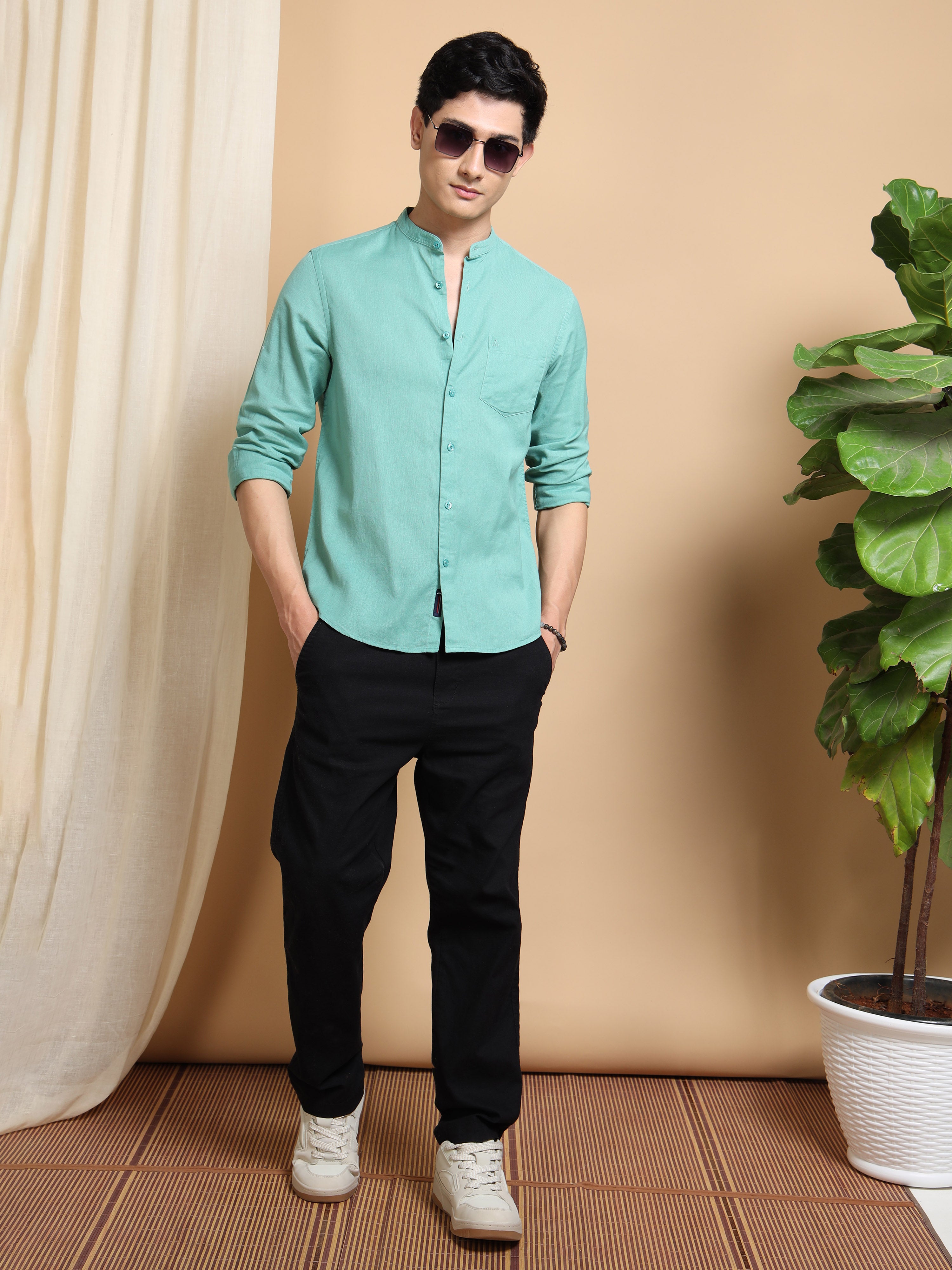MEN'S EMERALD SOLID SLIM FIT SHIRT