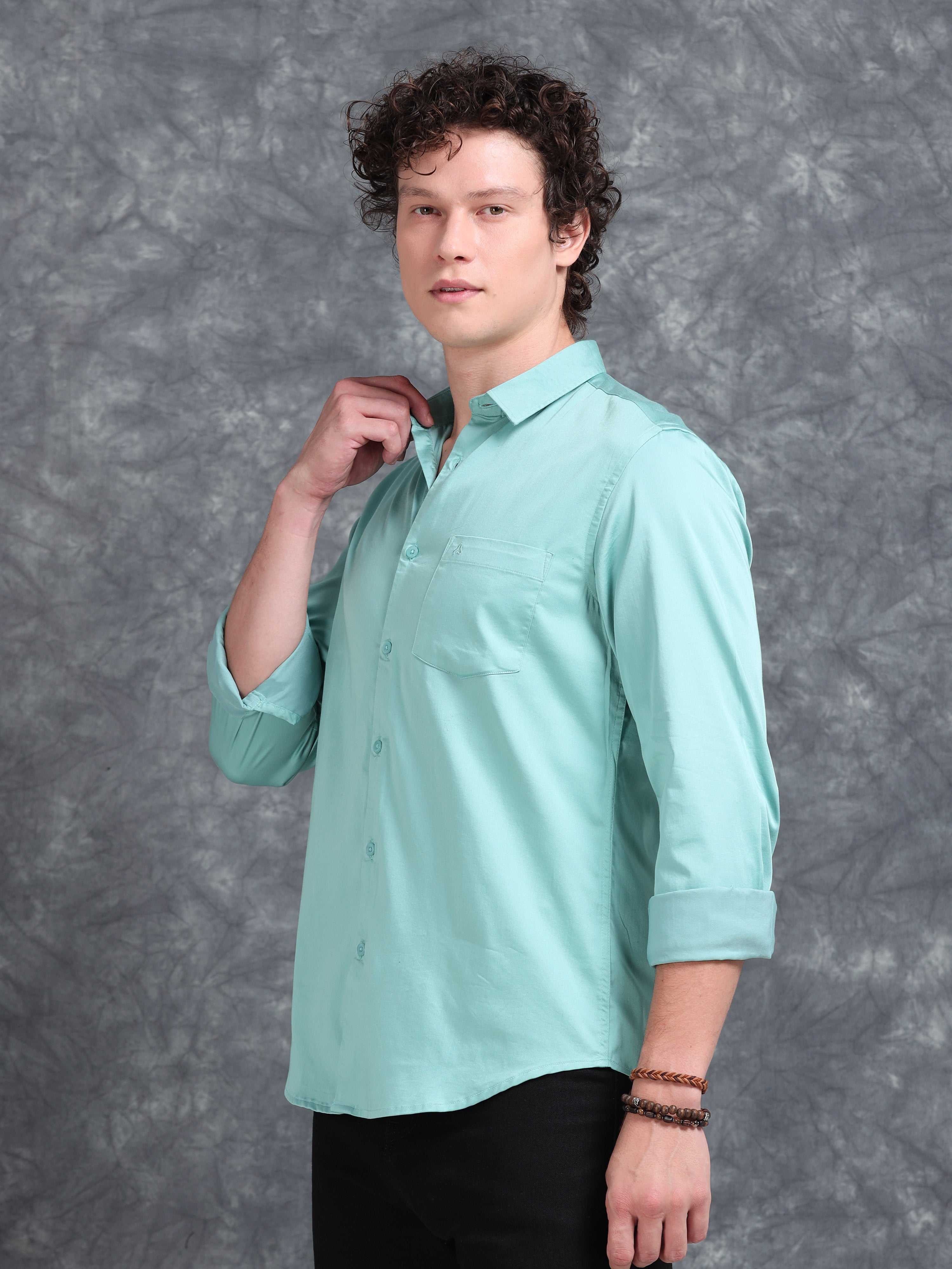 MEN'S AQUA BLUE SOLID SLIM FIT SHIRT