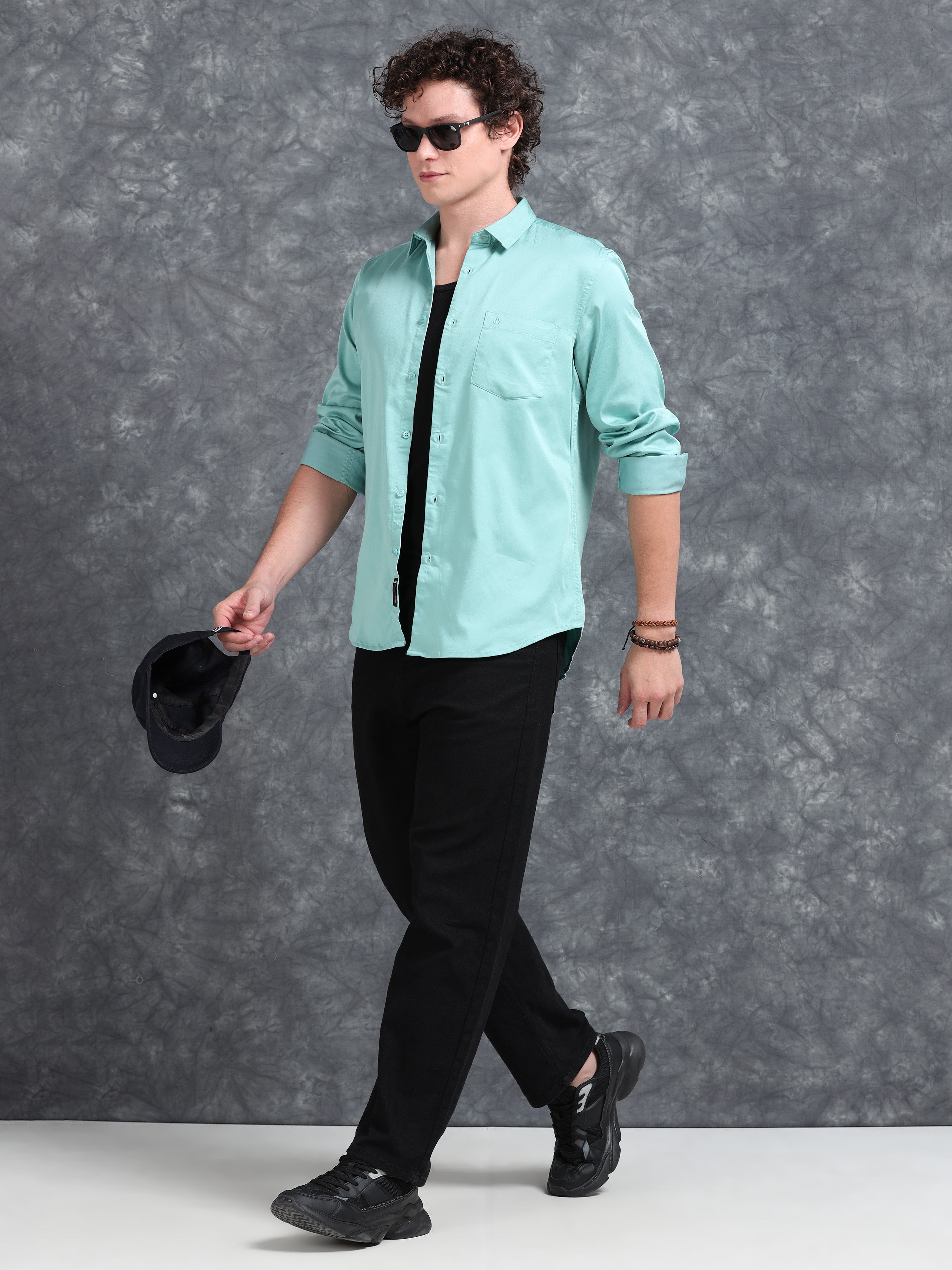 MEN'S AQUA BLUE SOLID SLIM FIT SHIRT