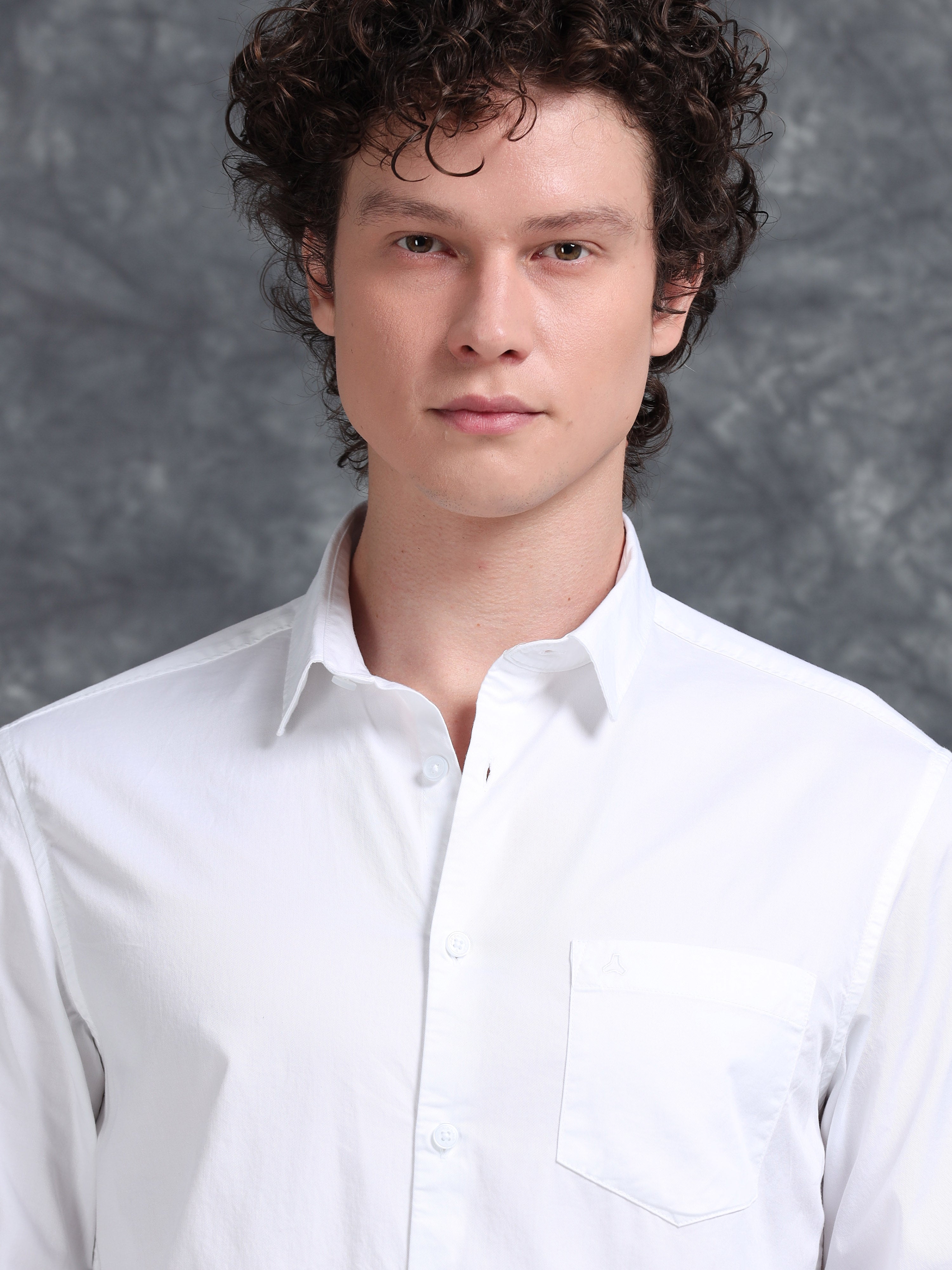 MEN'S WHITE SOLID SLIM FIT SHIRT