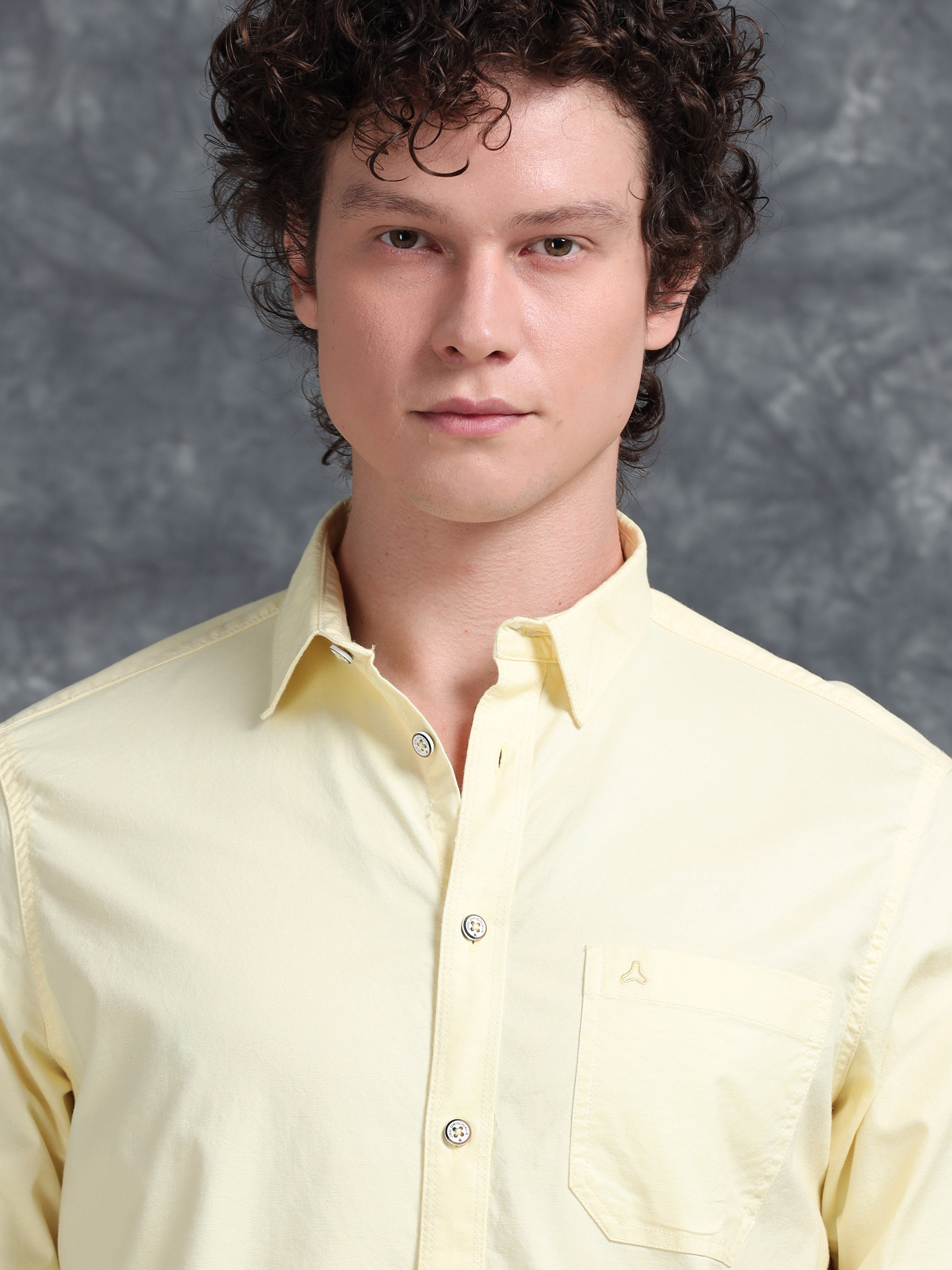 MEN'S LT.YELLOW SOLID SLIM FIT SHIRT