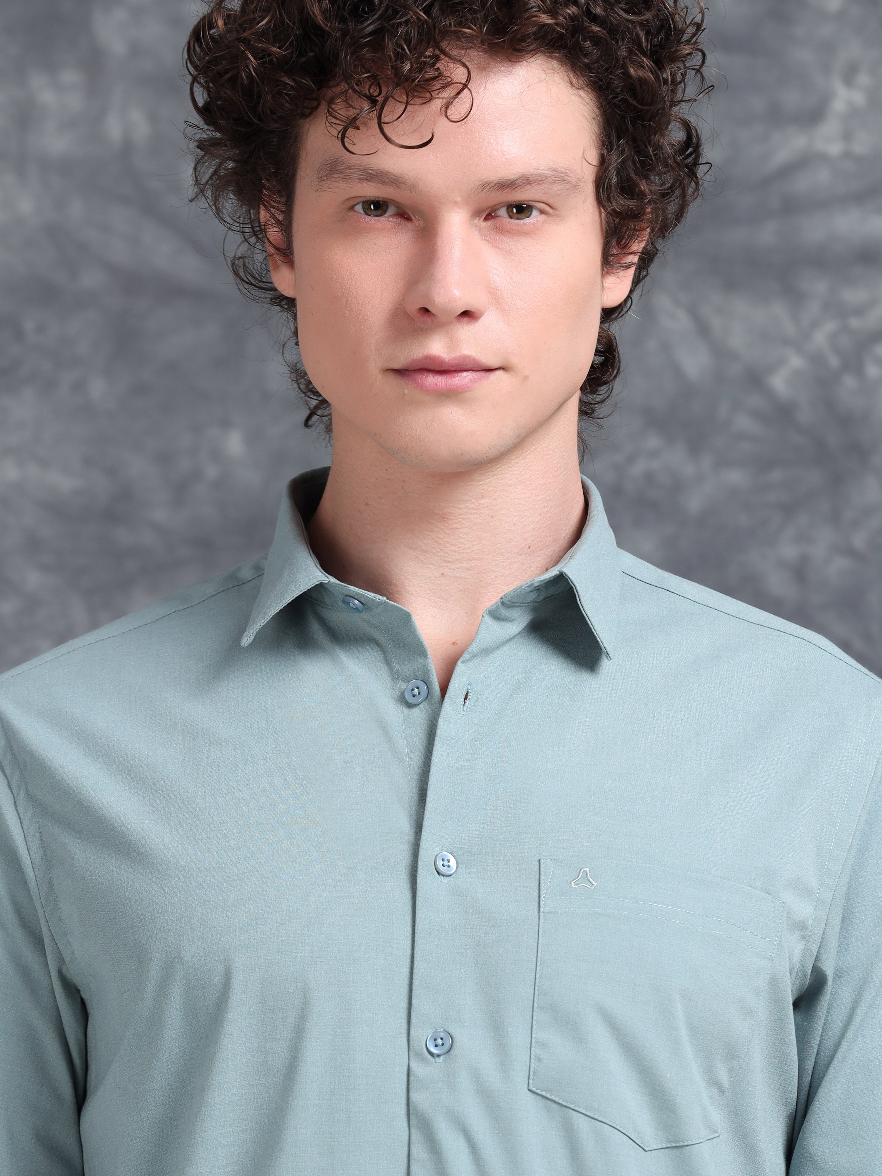 MEN'S LT.GREEN SOLID SLIM FIT SHIRT