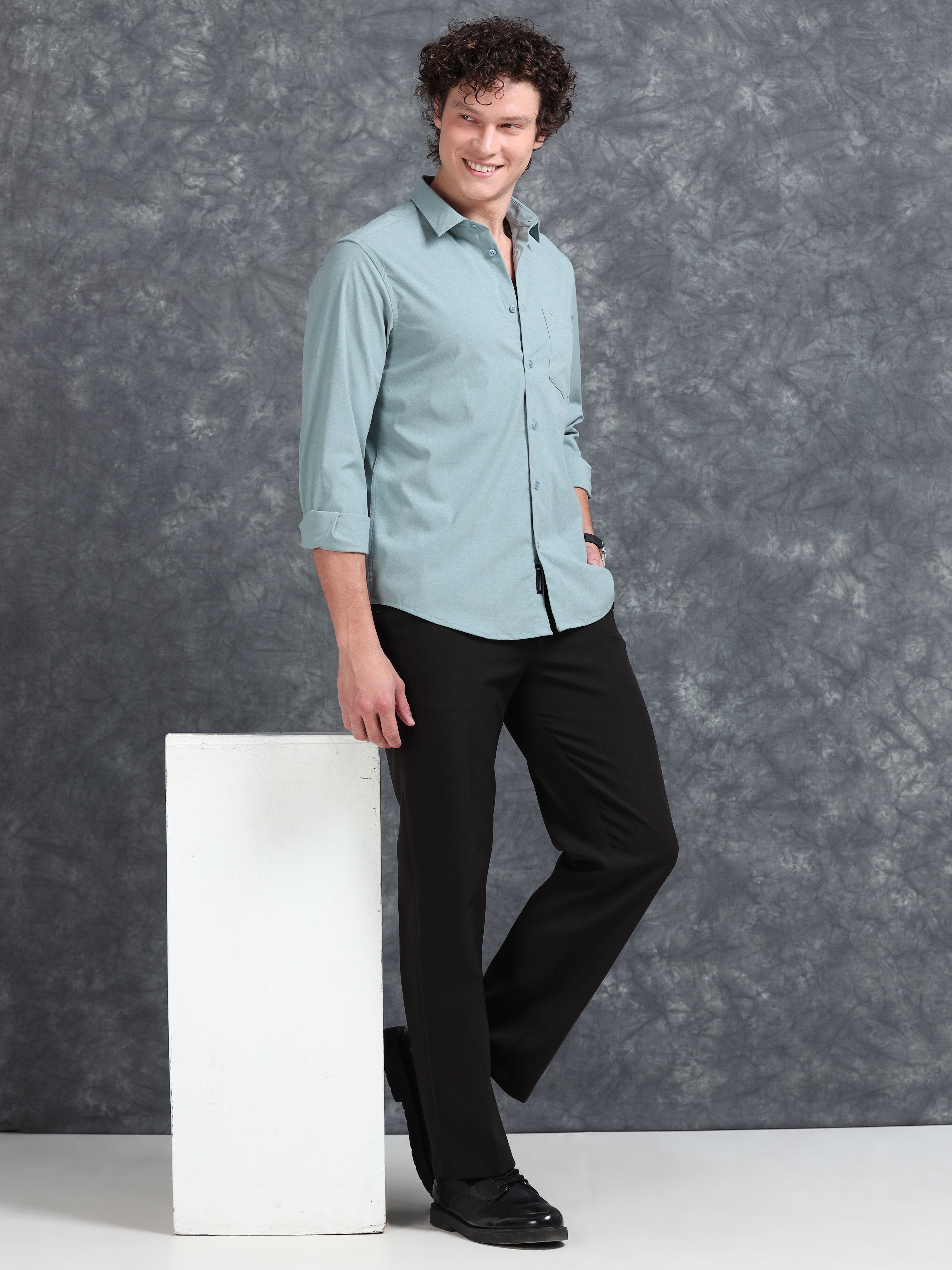 MEN'S LT.GREEN SOLID SLIM FIT SHIRT