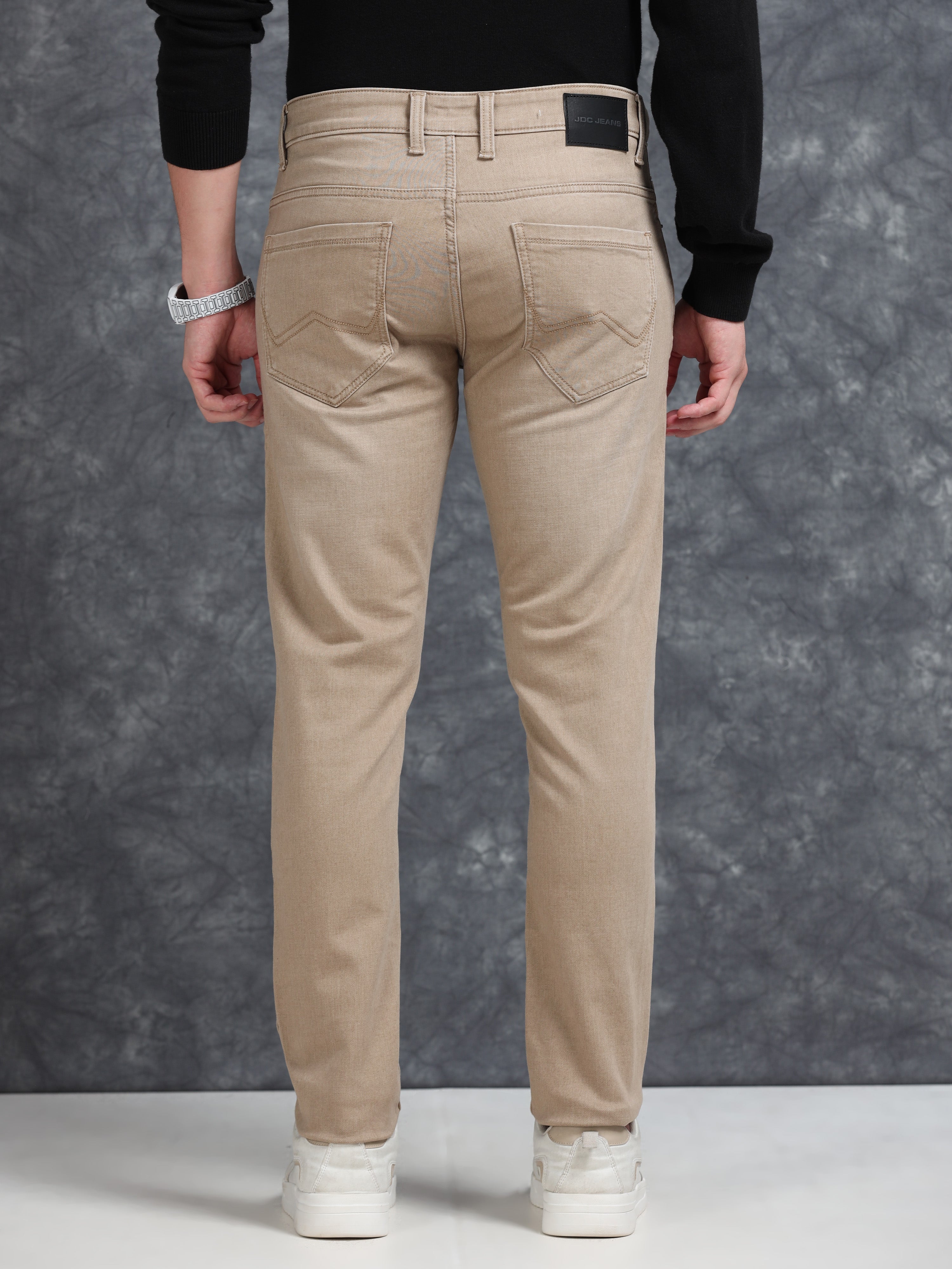 MEN'S DK.KHAKI SOLID SLIM FIT JEANS