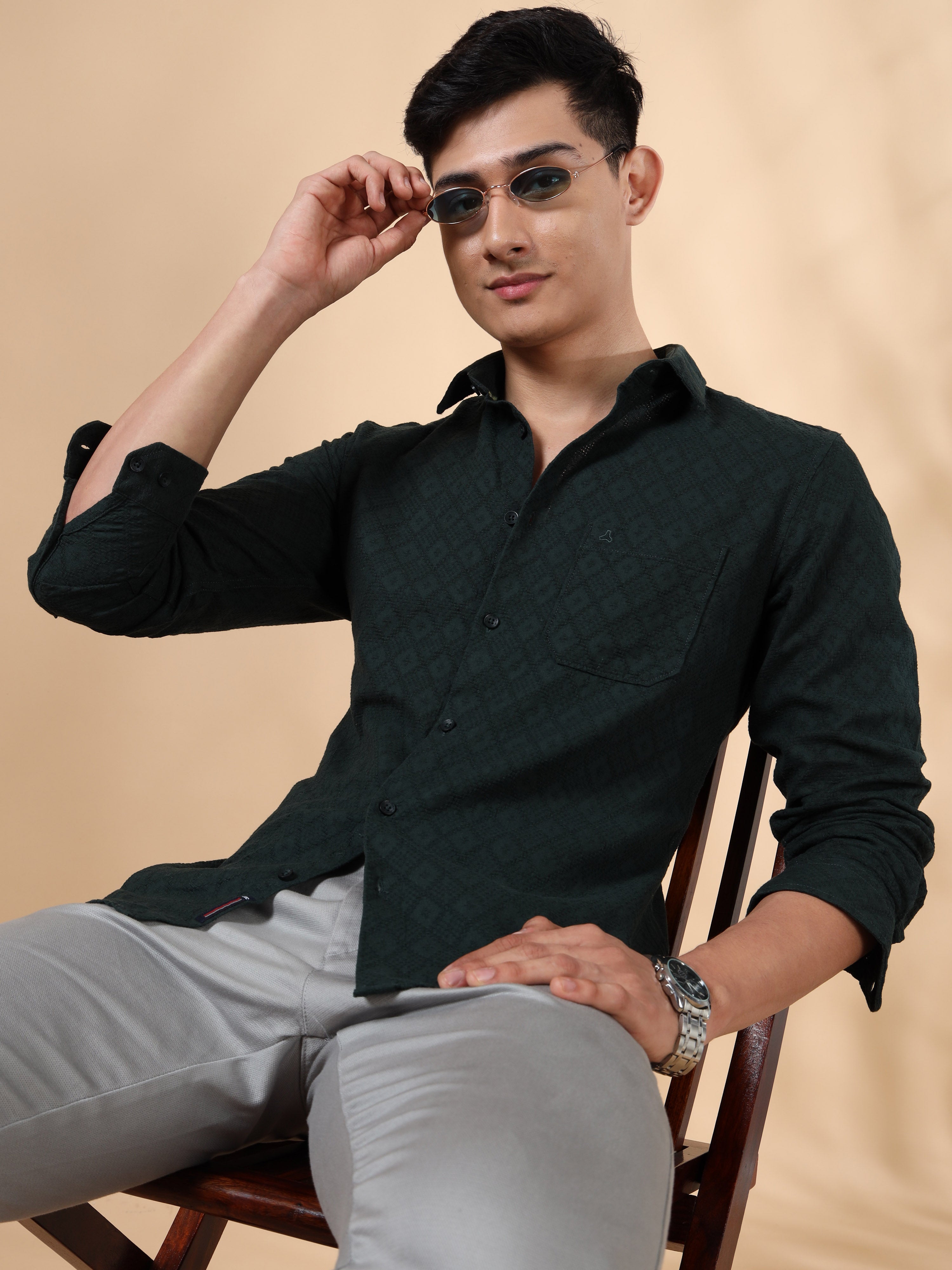 MEN'S OLIVE GREEN SOLID SLIM FIT SHIRT
