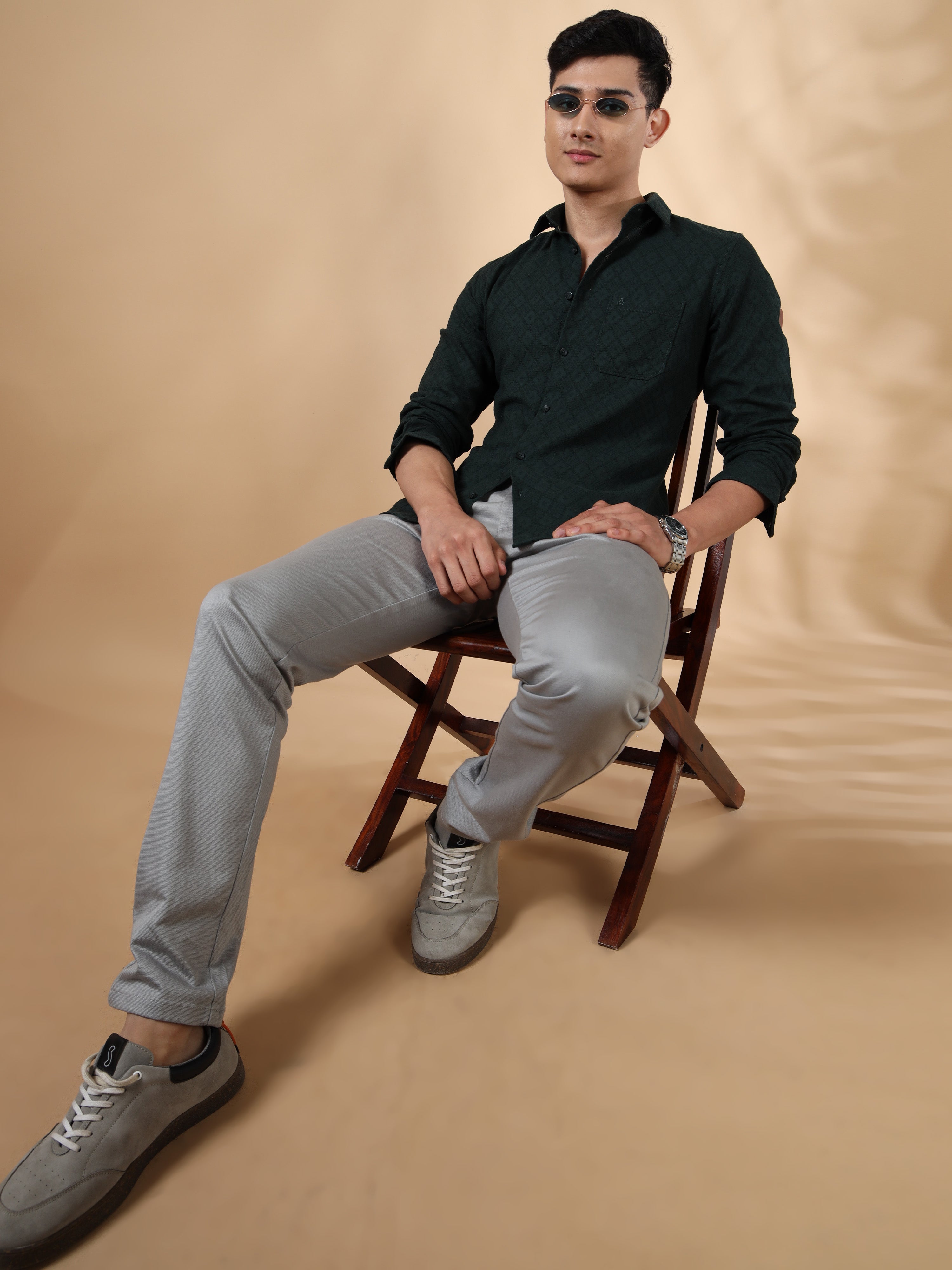 MEN'S OLIVE GREEN SOLID SLIM FIT SHIRT