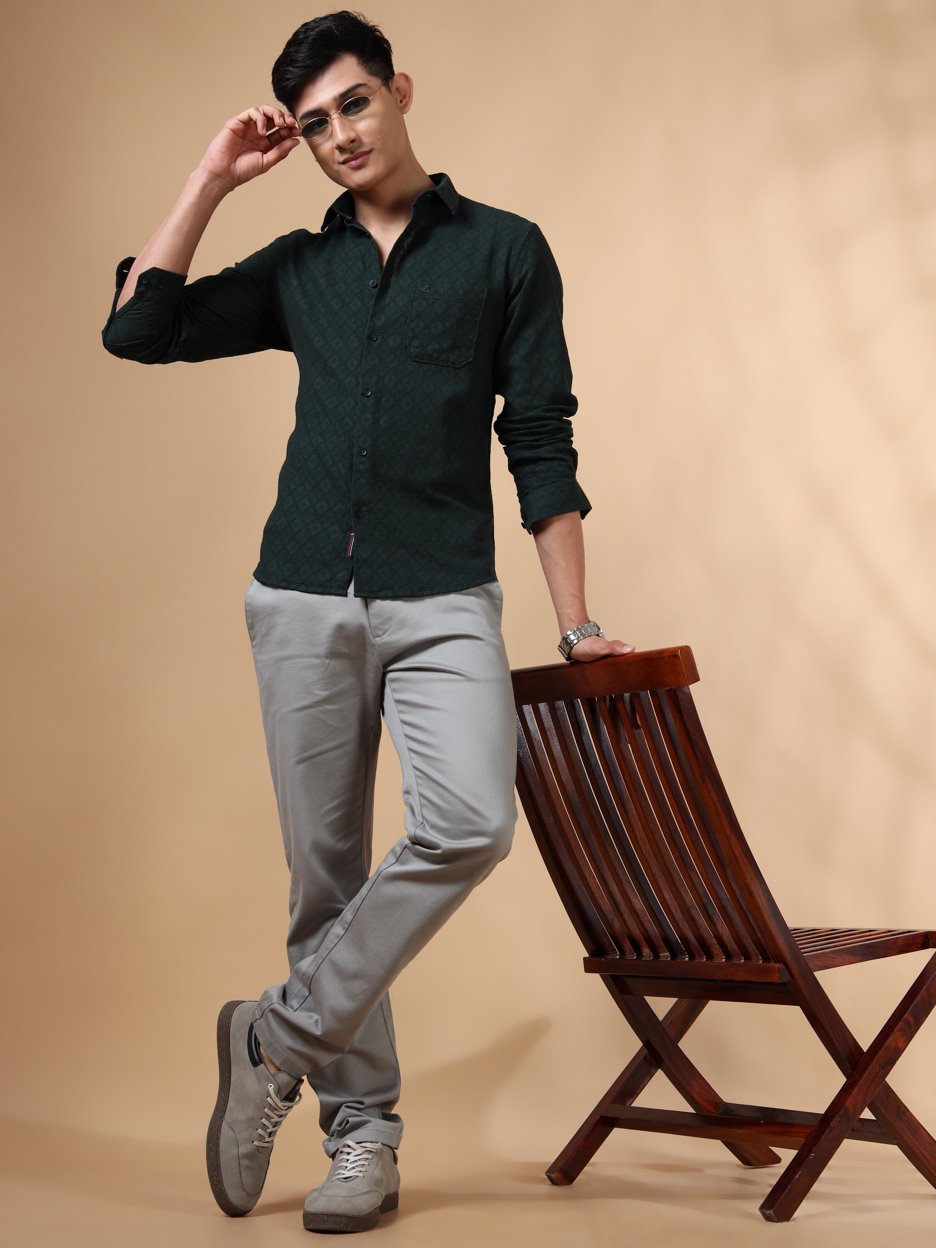 MEN'S OLIVE GREEN SOLID SLIM FIT SHIRT