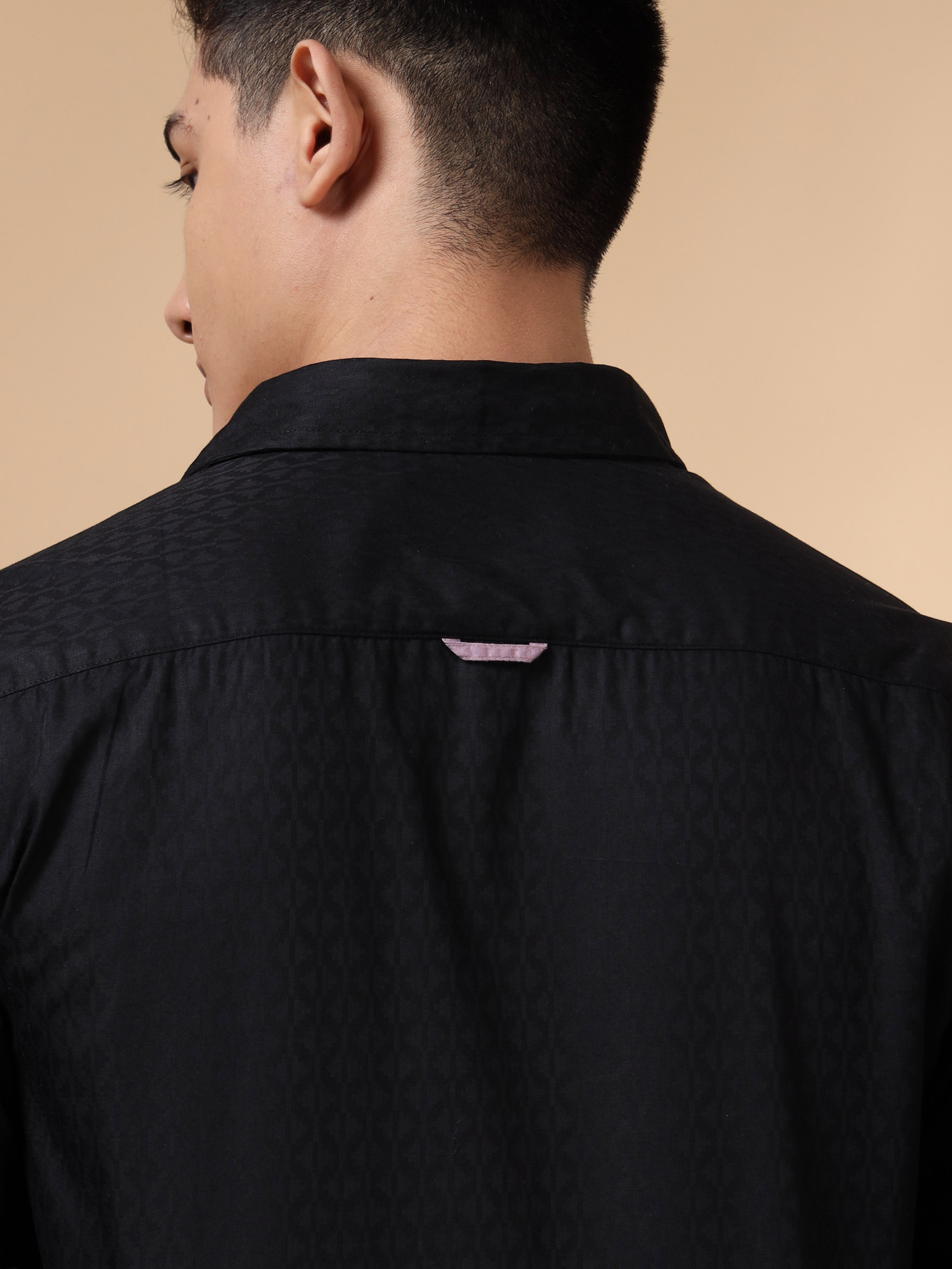 MEN'S BLACK SOLID SLIM FIT SHIRT