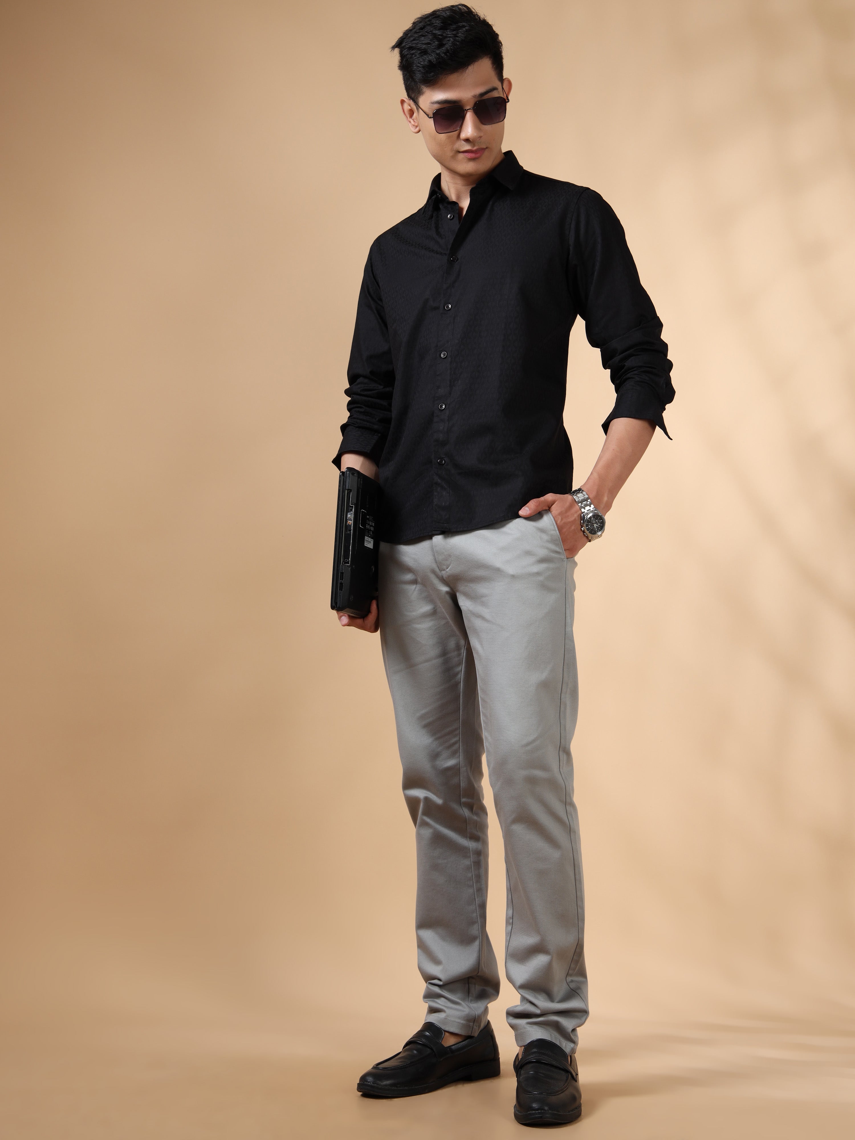 MEN'S BLACK SOLID SLIM FIT SHIRT