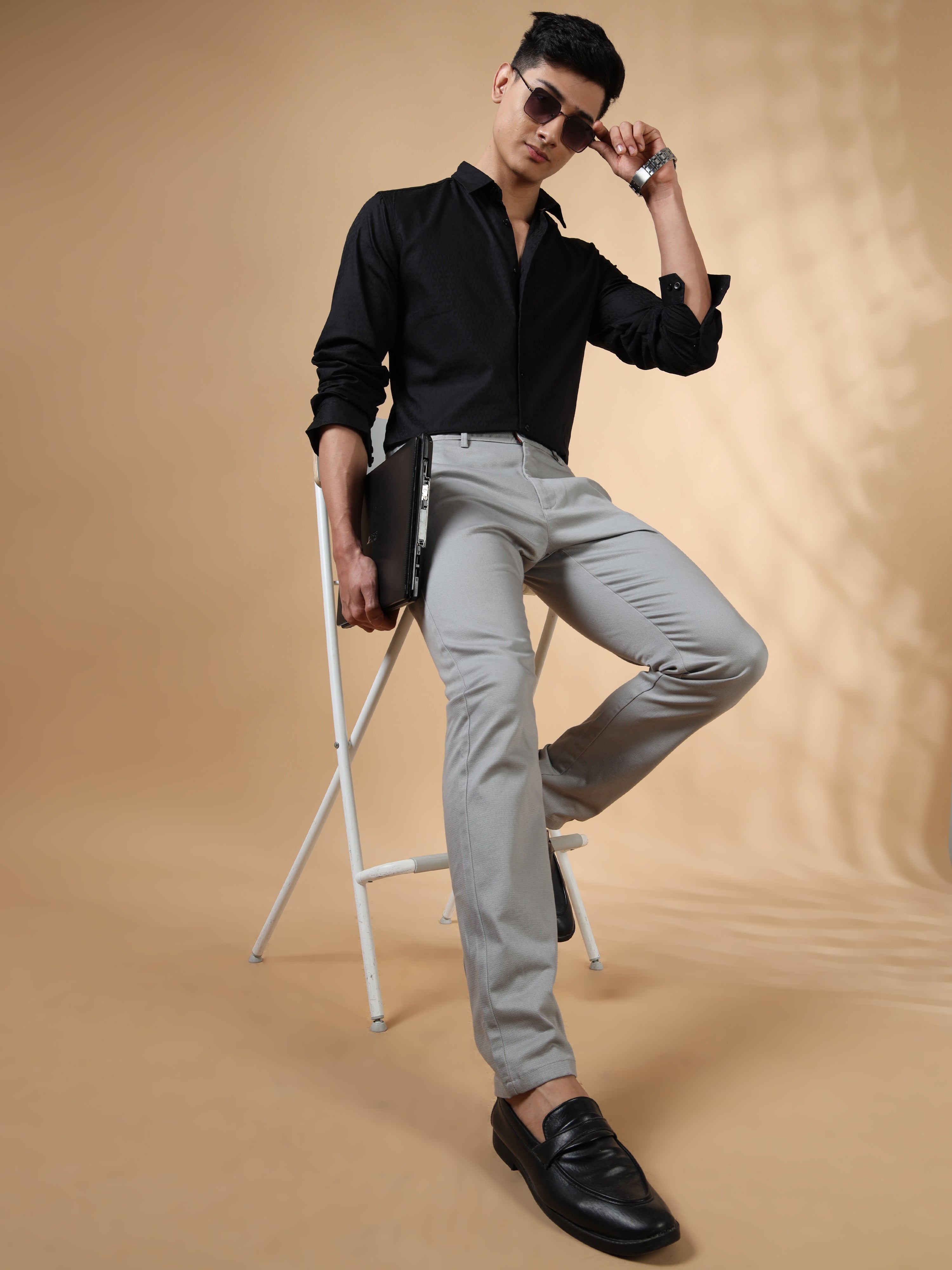 MEN'S BLACK SOLID SLIM FIT SHIRT