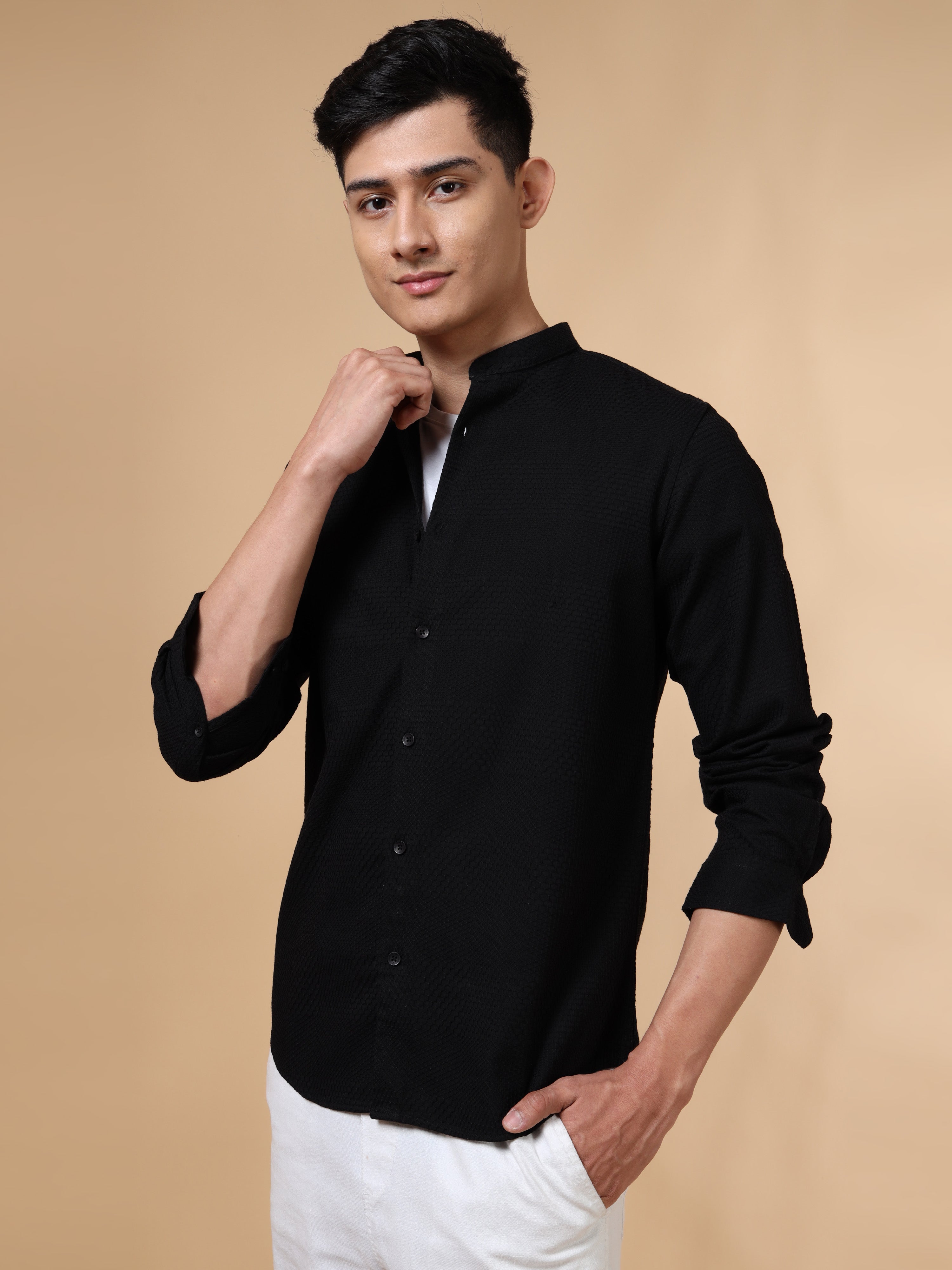 MEN'S BLACK SOLID SLIM FIT SHIRT
