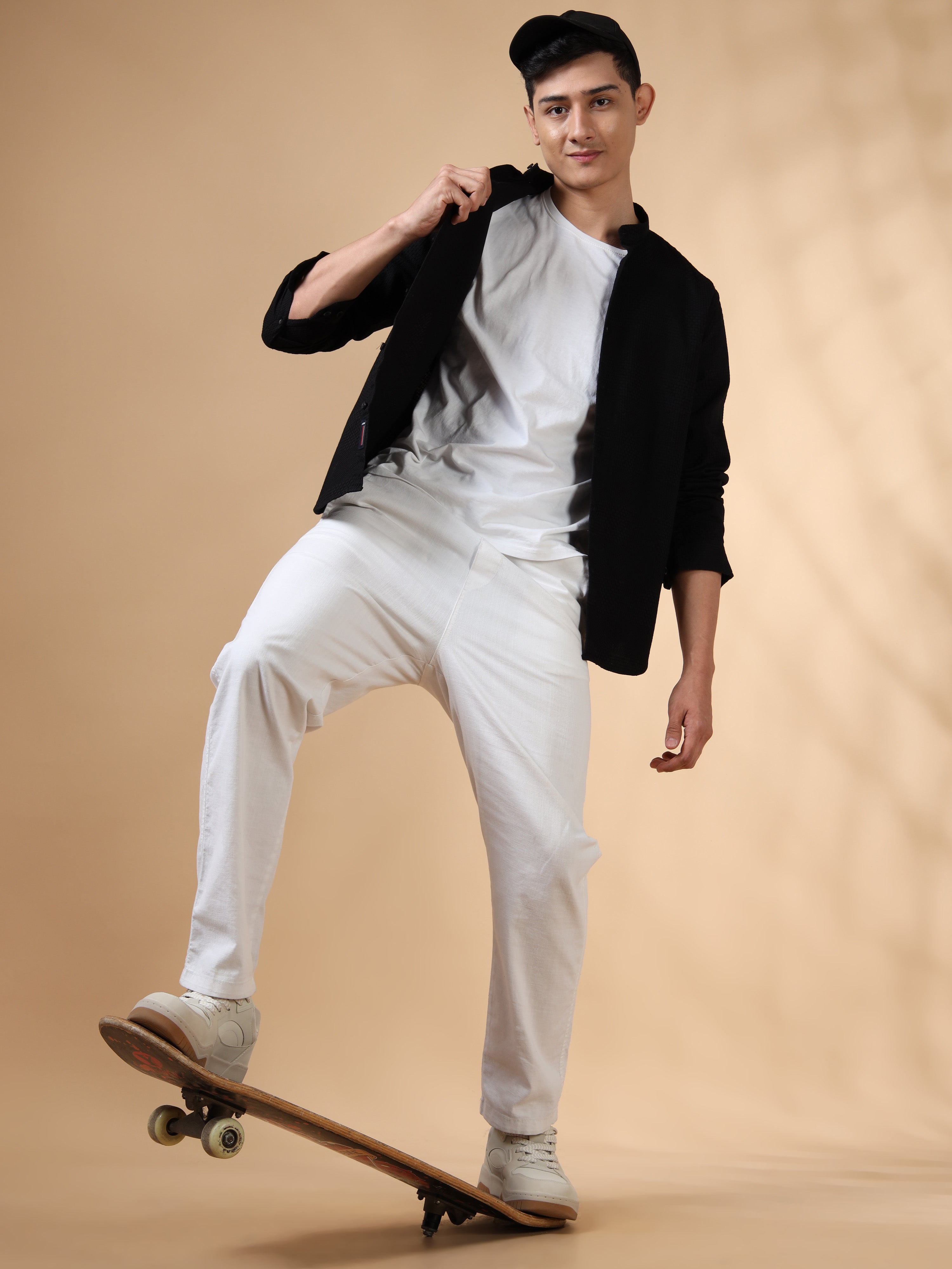 MEN'S BLACK SOLID SLIM FIT SHIRT