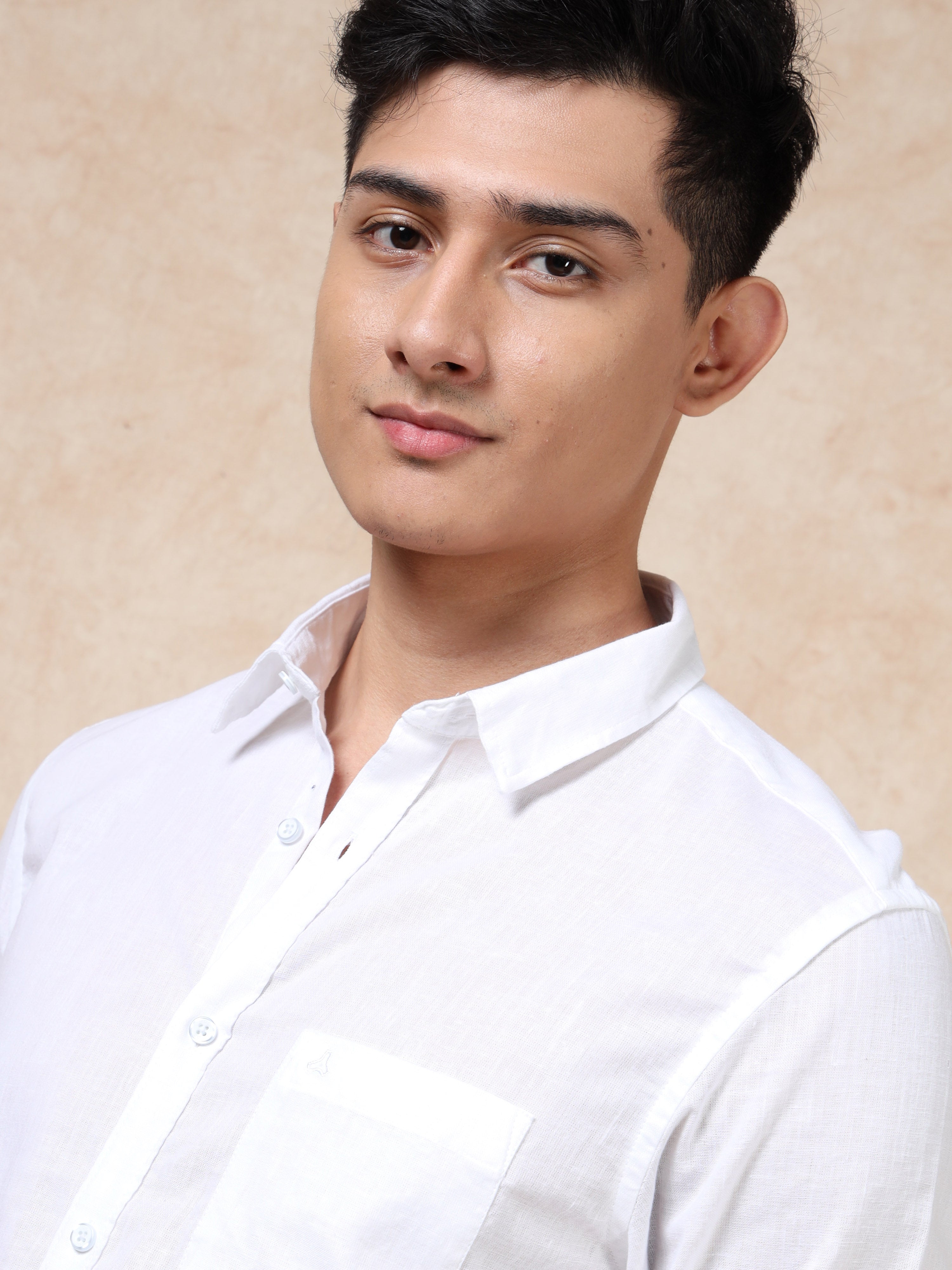 MEN'S WHITE SOLID SLIM FIT SHIRT