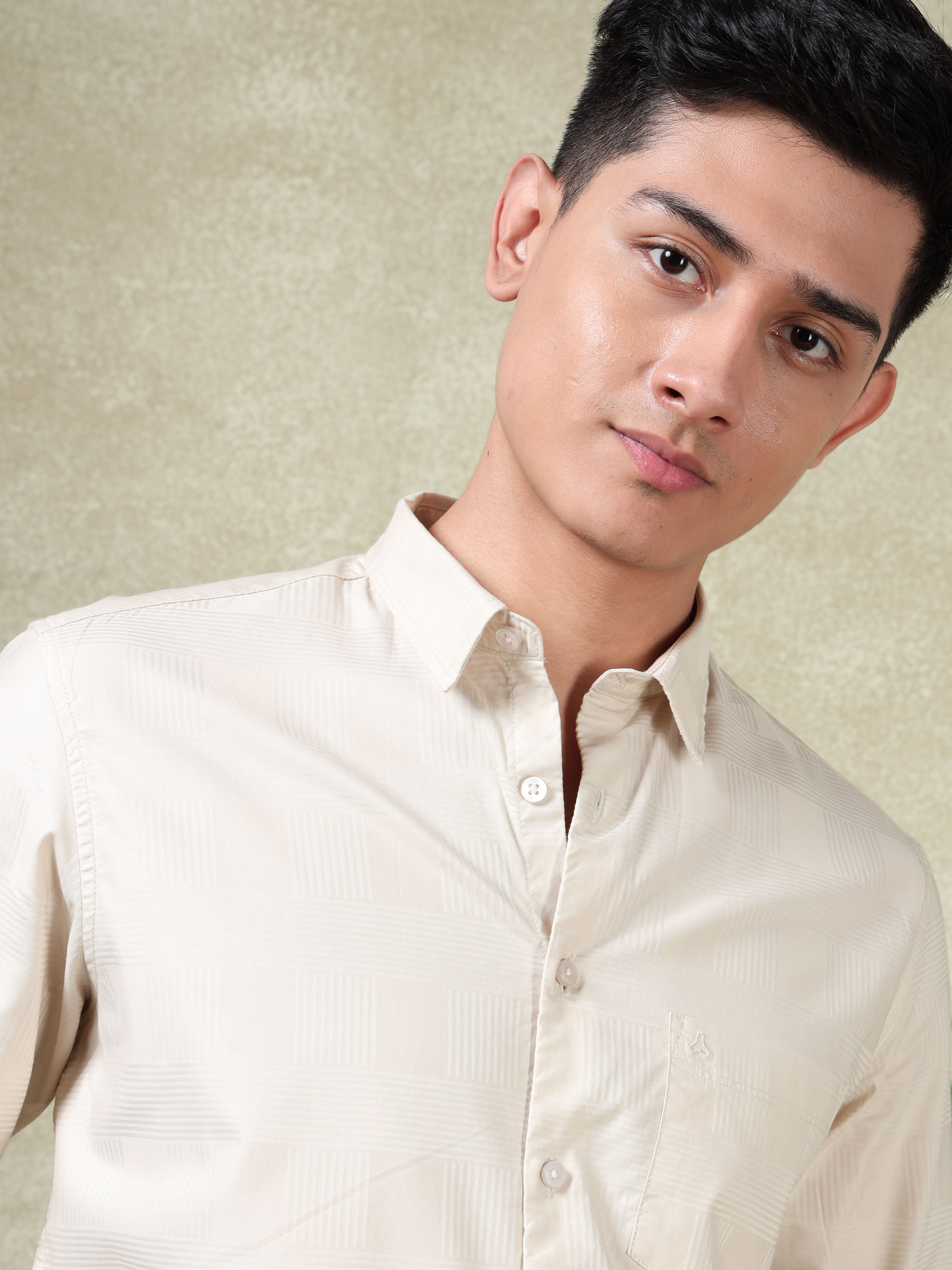 MEN'S SANDAL SOLID SLIM FIT SHIRT