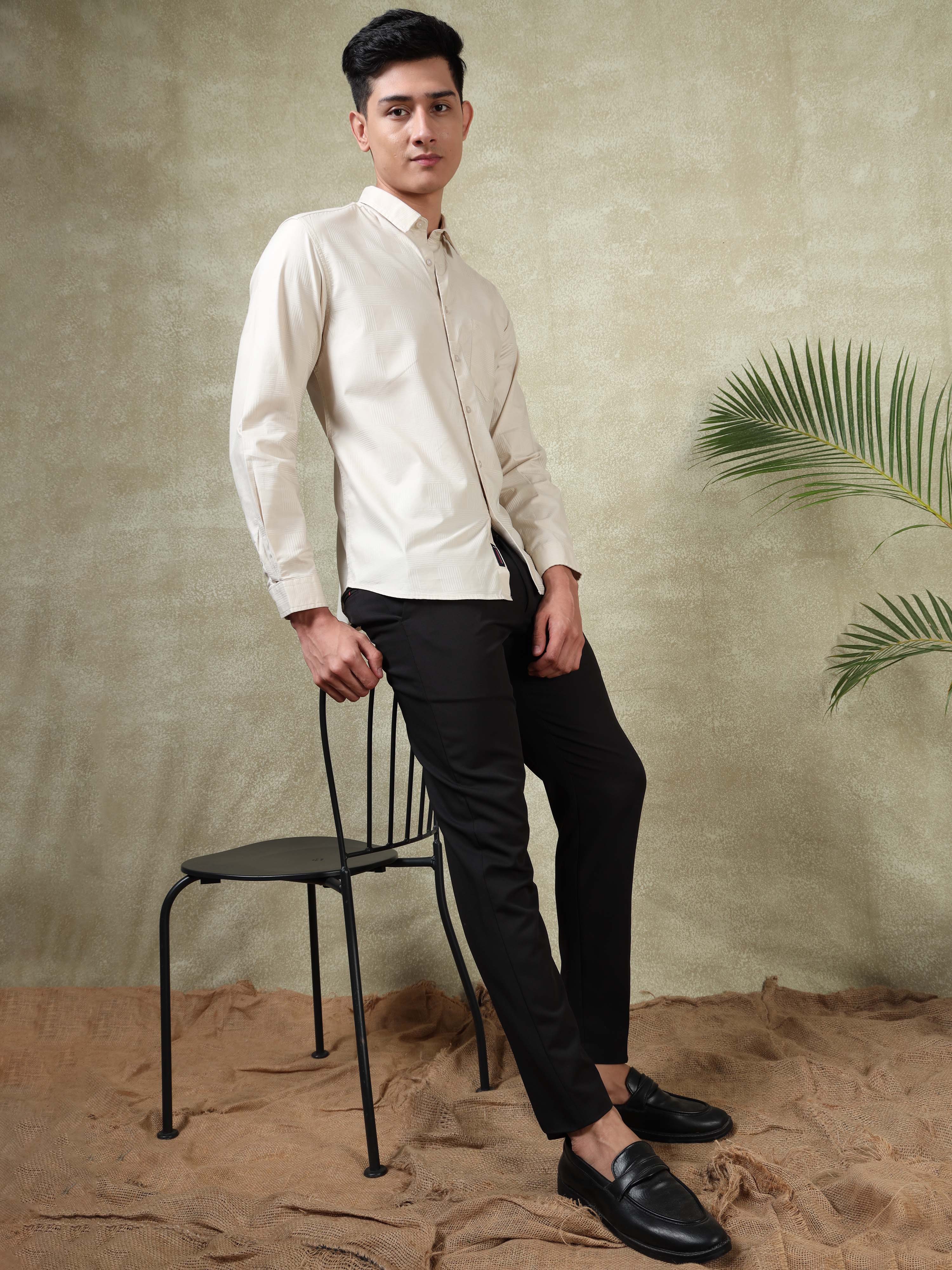 MEN'S SANDAL SOLID SLIM FIT SHIRT