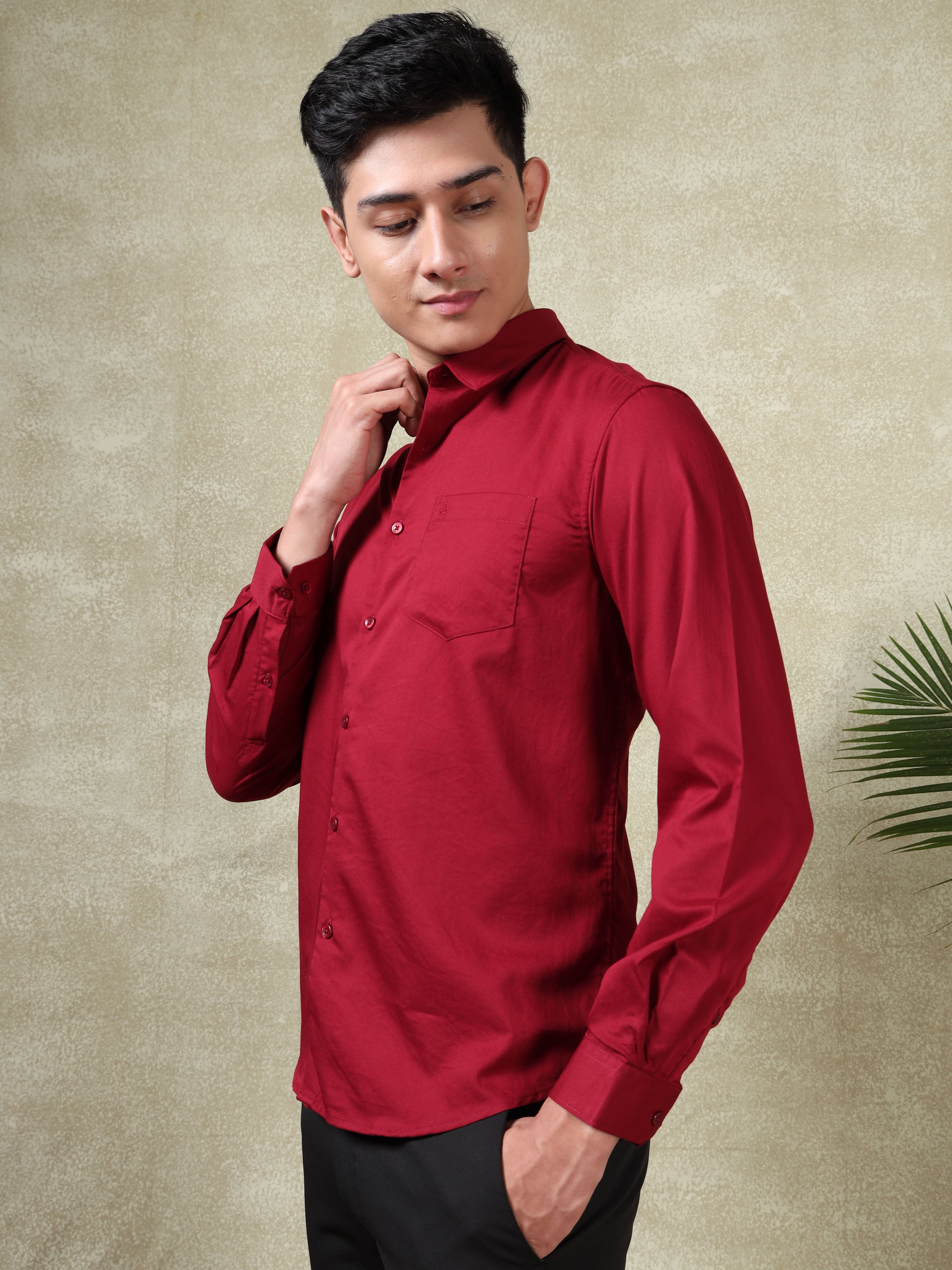 MEN'S MAROON SOLID SLIM FIT SHIRT
