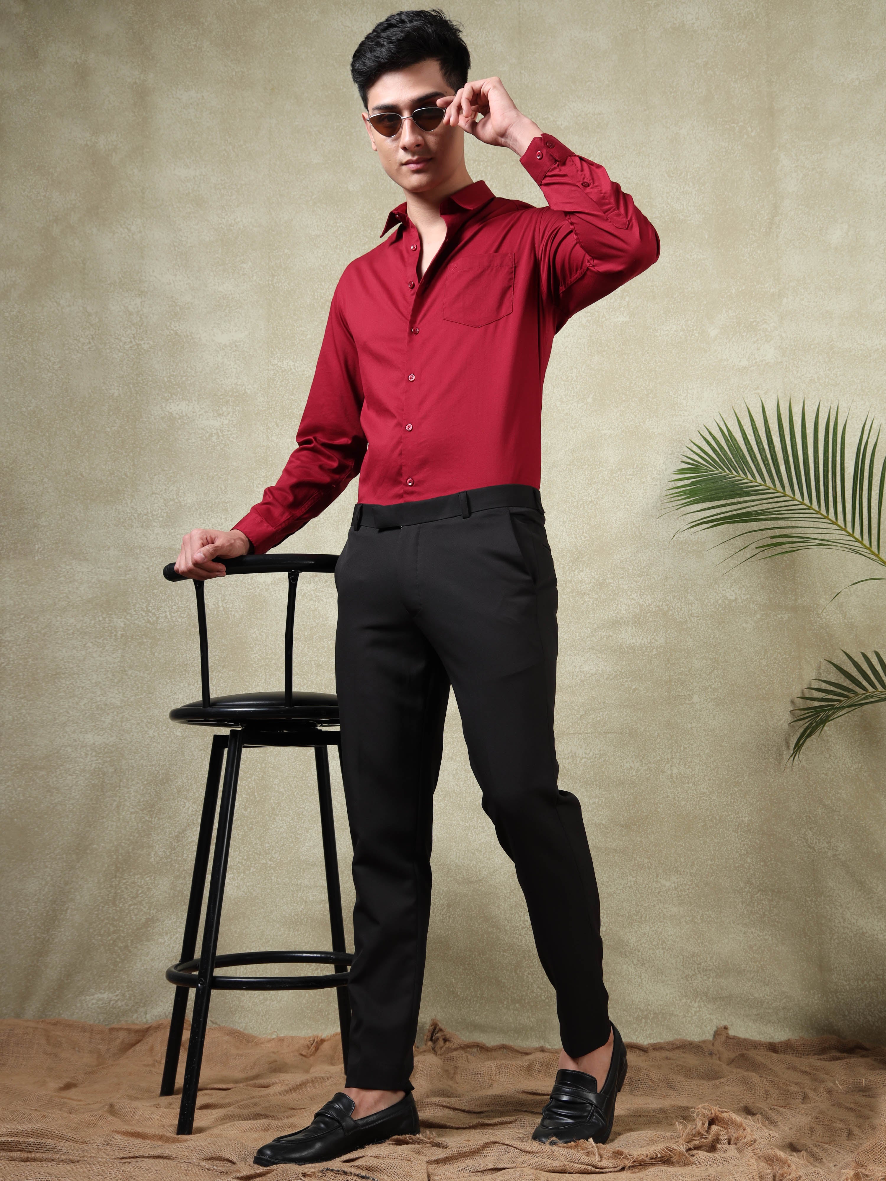 MEN'S MAROON SOLID SLIM FIT SHIRT