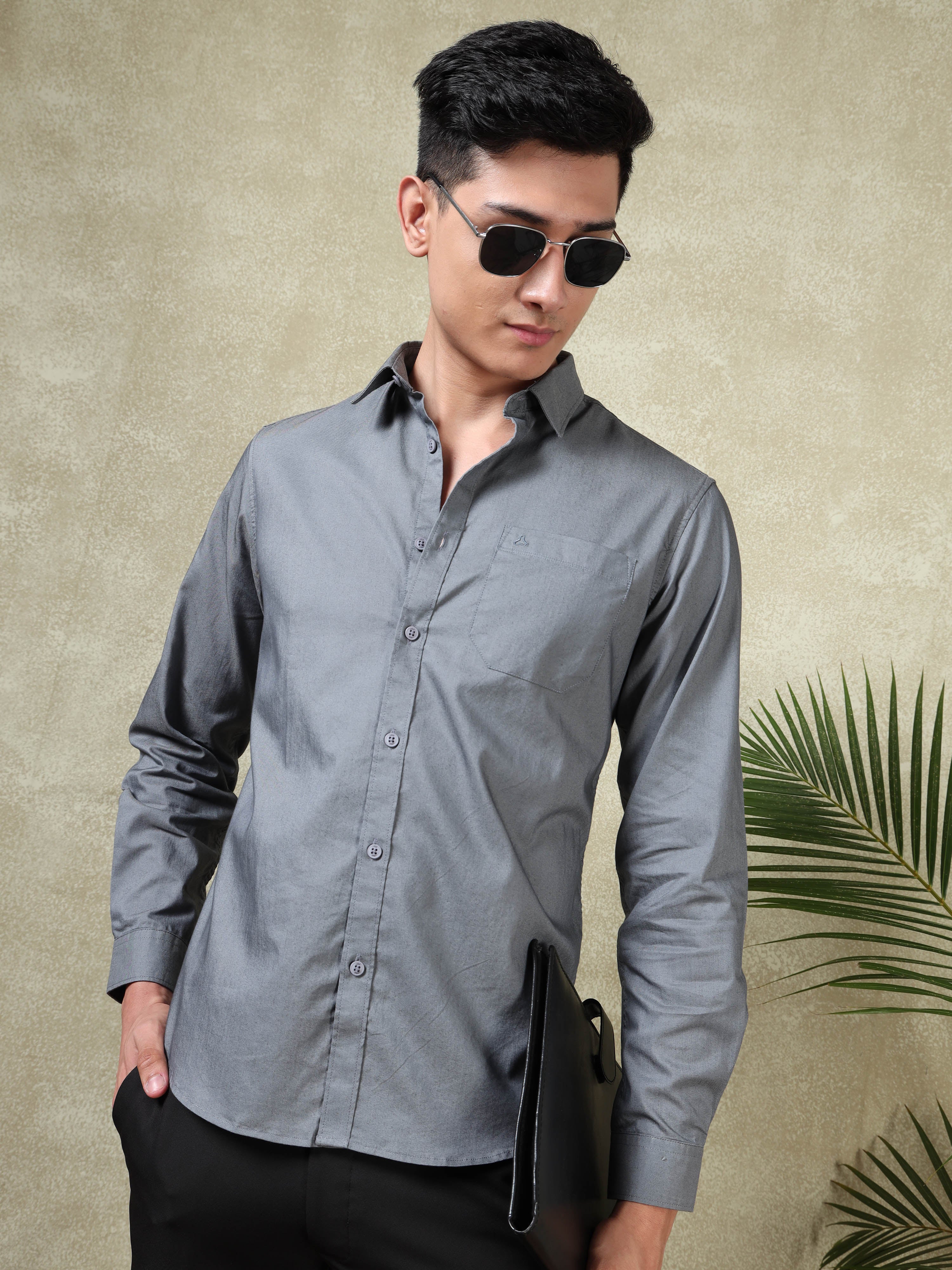 MEN'S DK GREY SOLID SLIM FIT SHIRT