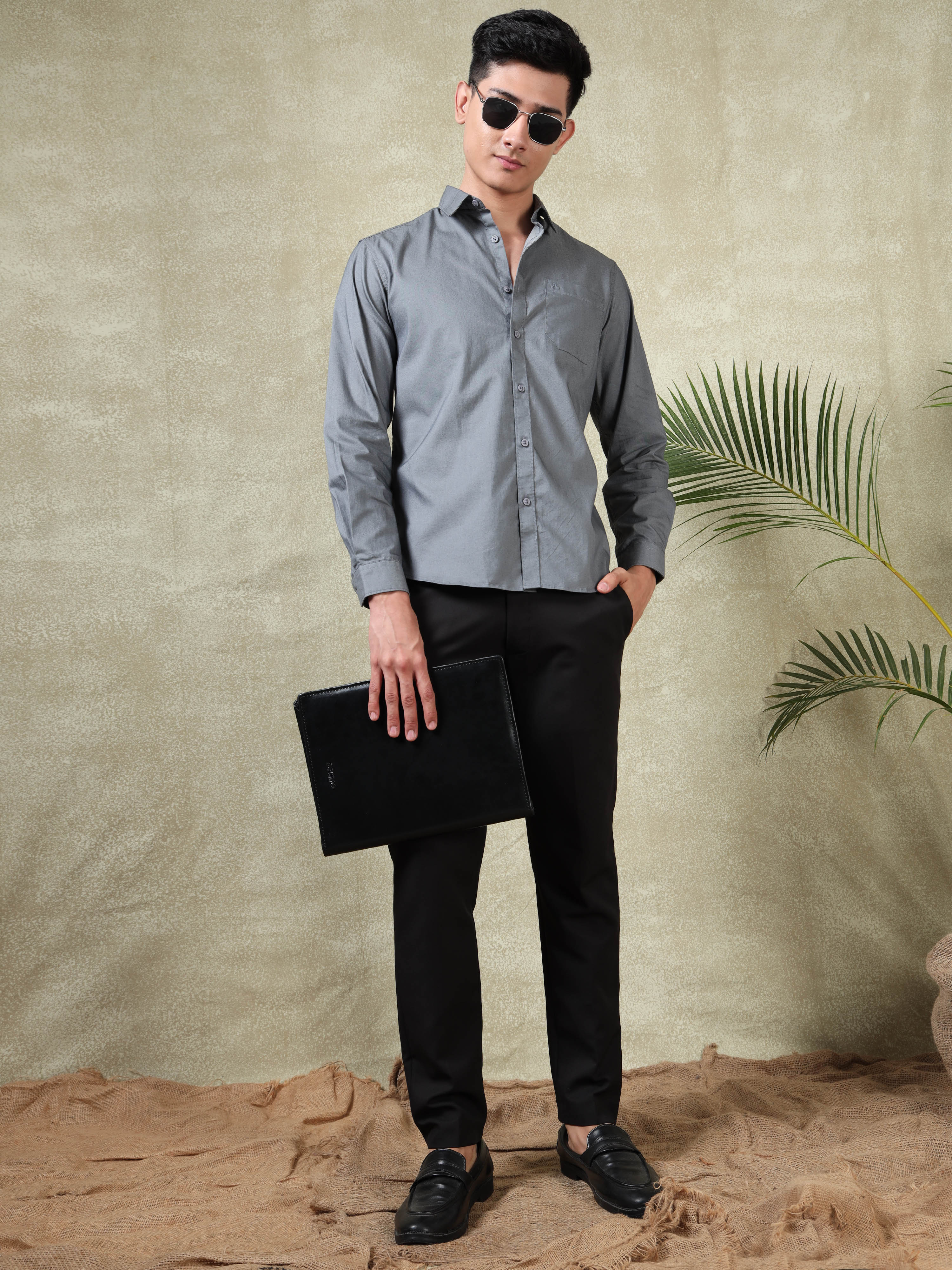 MEN'S DK GREY SOLID SLIM FIT SHIRT