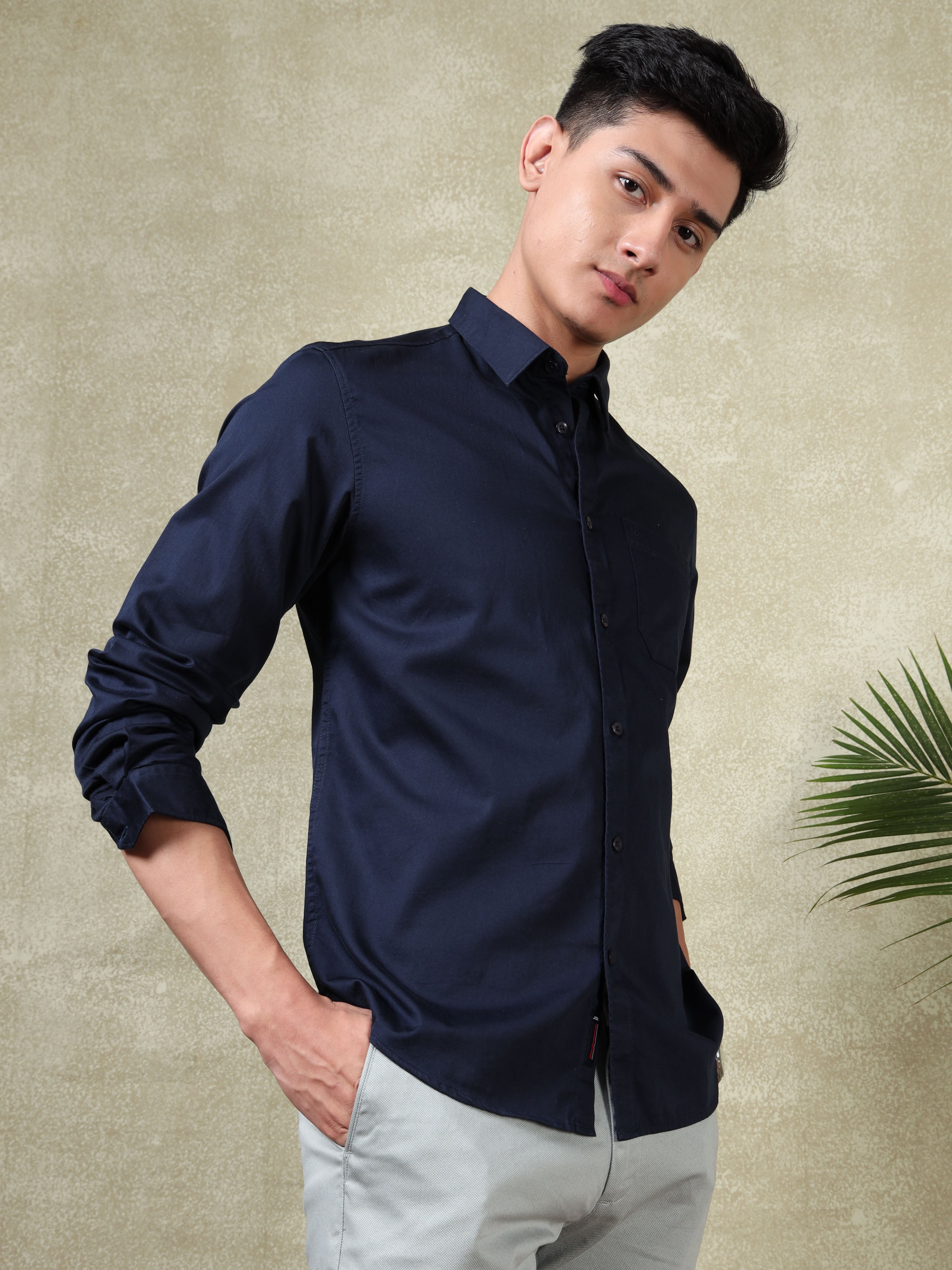 MEN'S NAVY SOLID SLIM FIT SHIRT