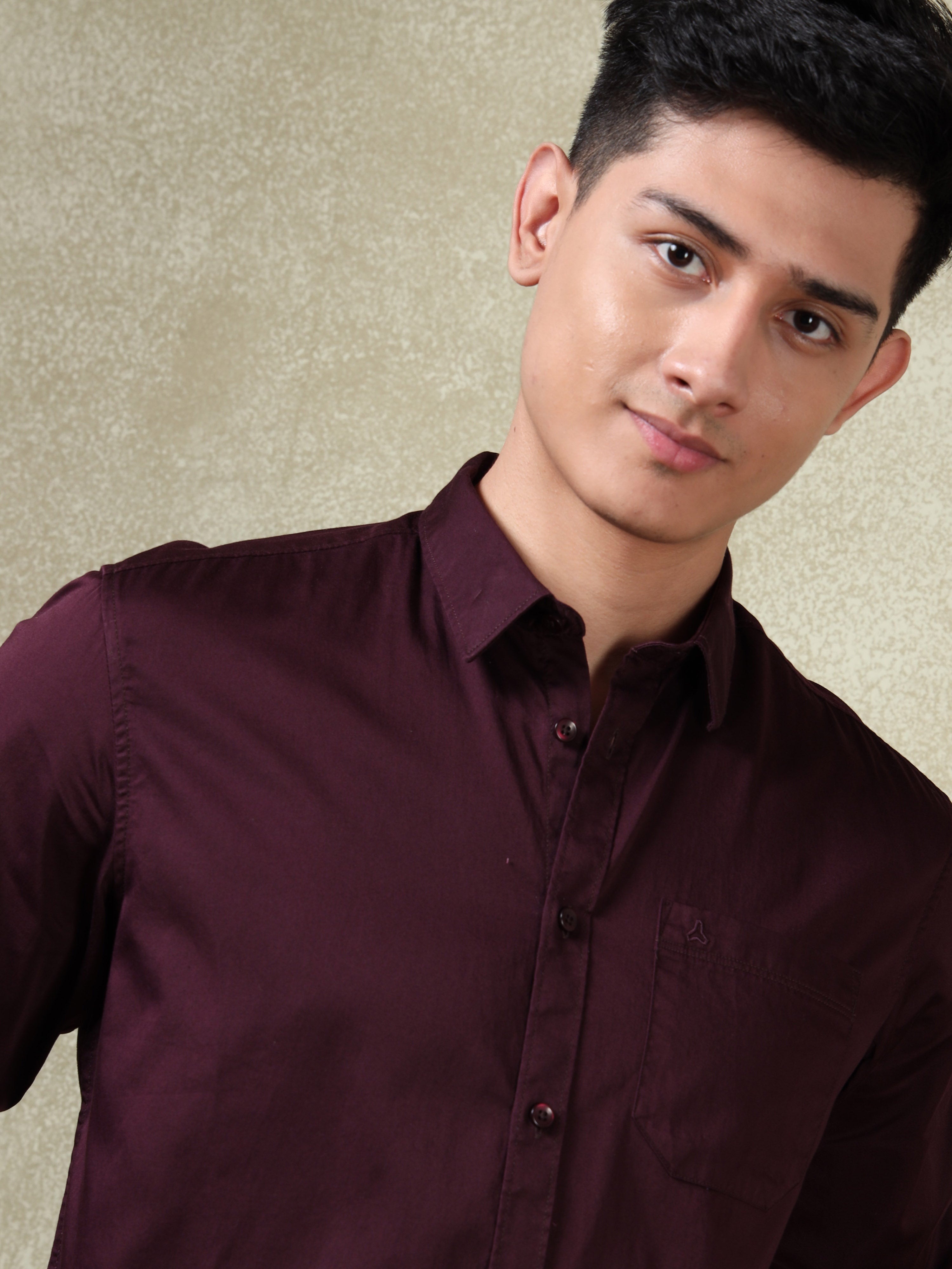 MEN'S WINE SOLID SLIM FIT SHIRT