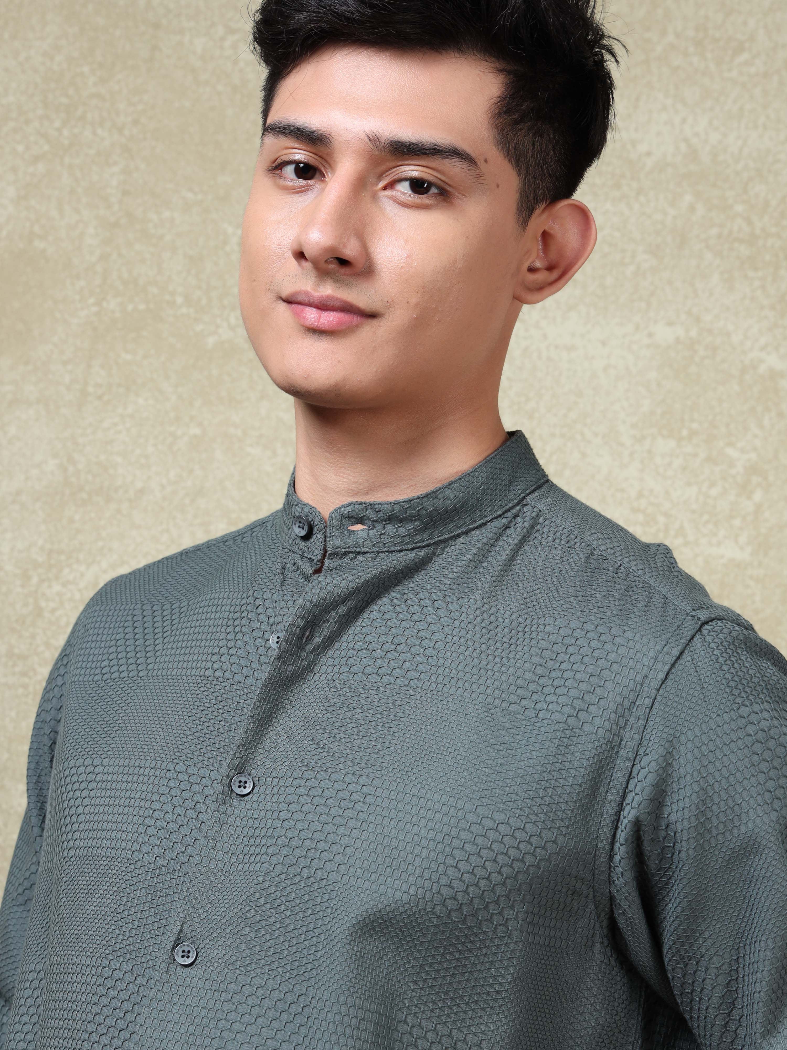 MEN'S TURQUOISE SOLID SLIM FIT SHIRT