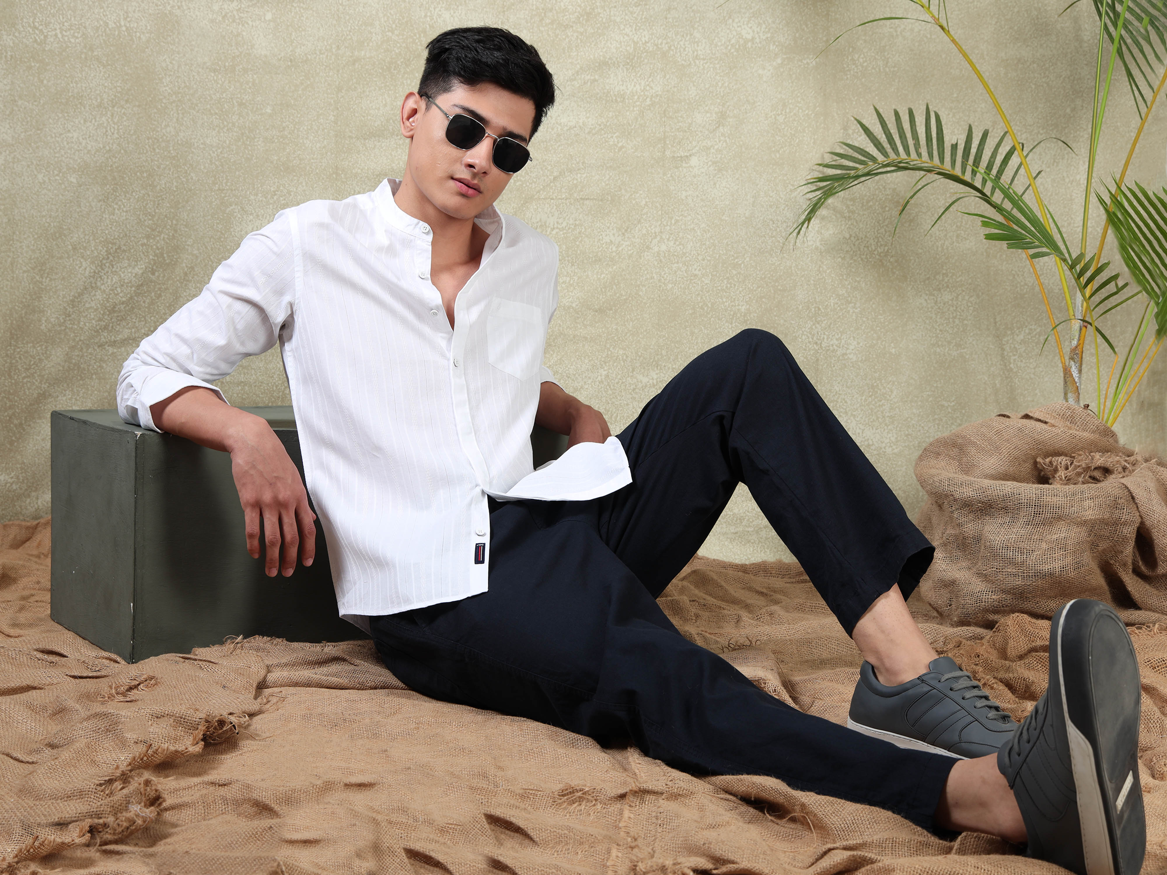MEN'S WHITE STRIPES SLIM FIT SHIRT