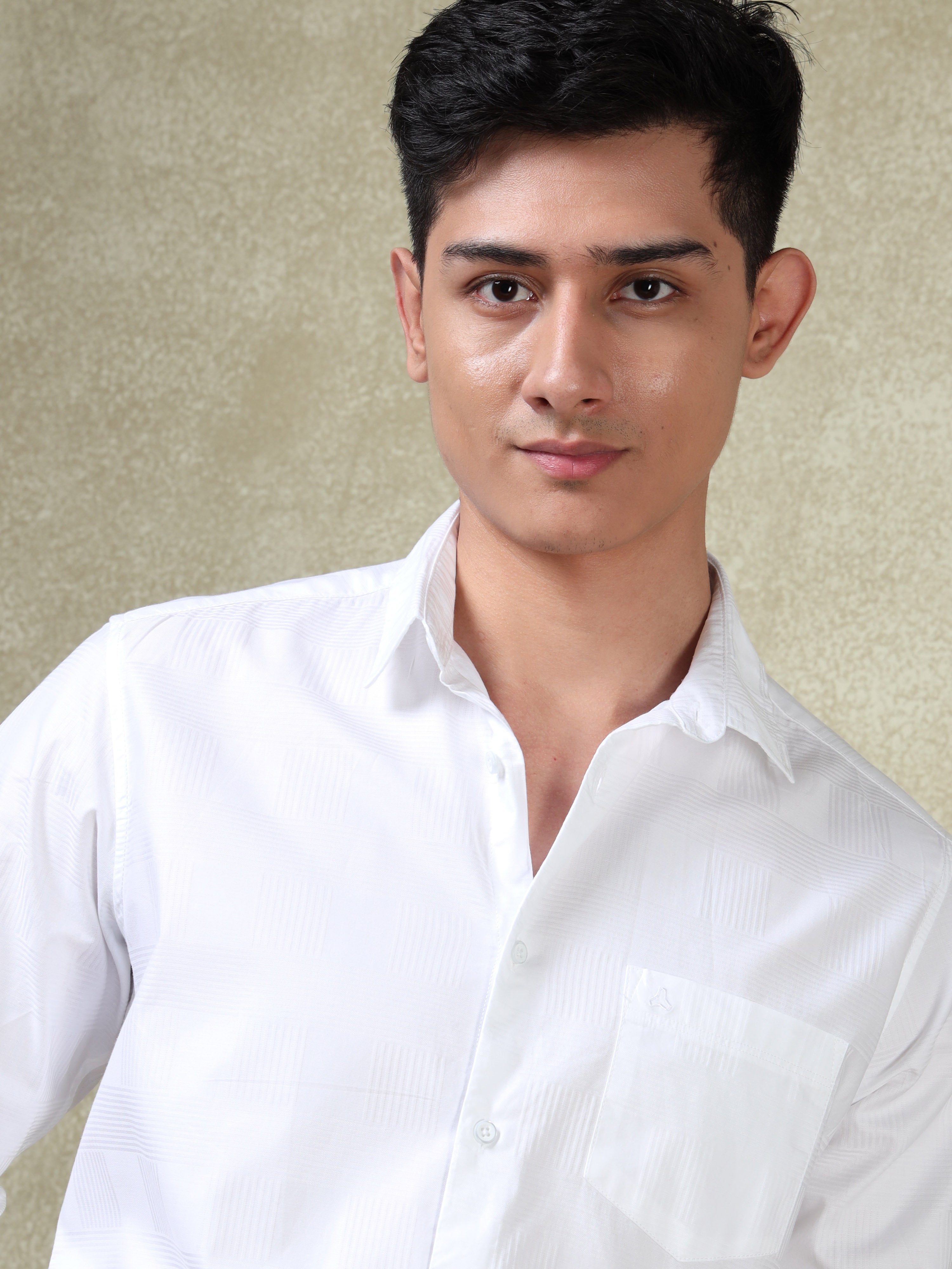 MEN'S WHITE SOLID SLIM FIT SHIRT