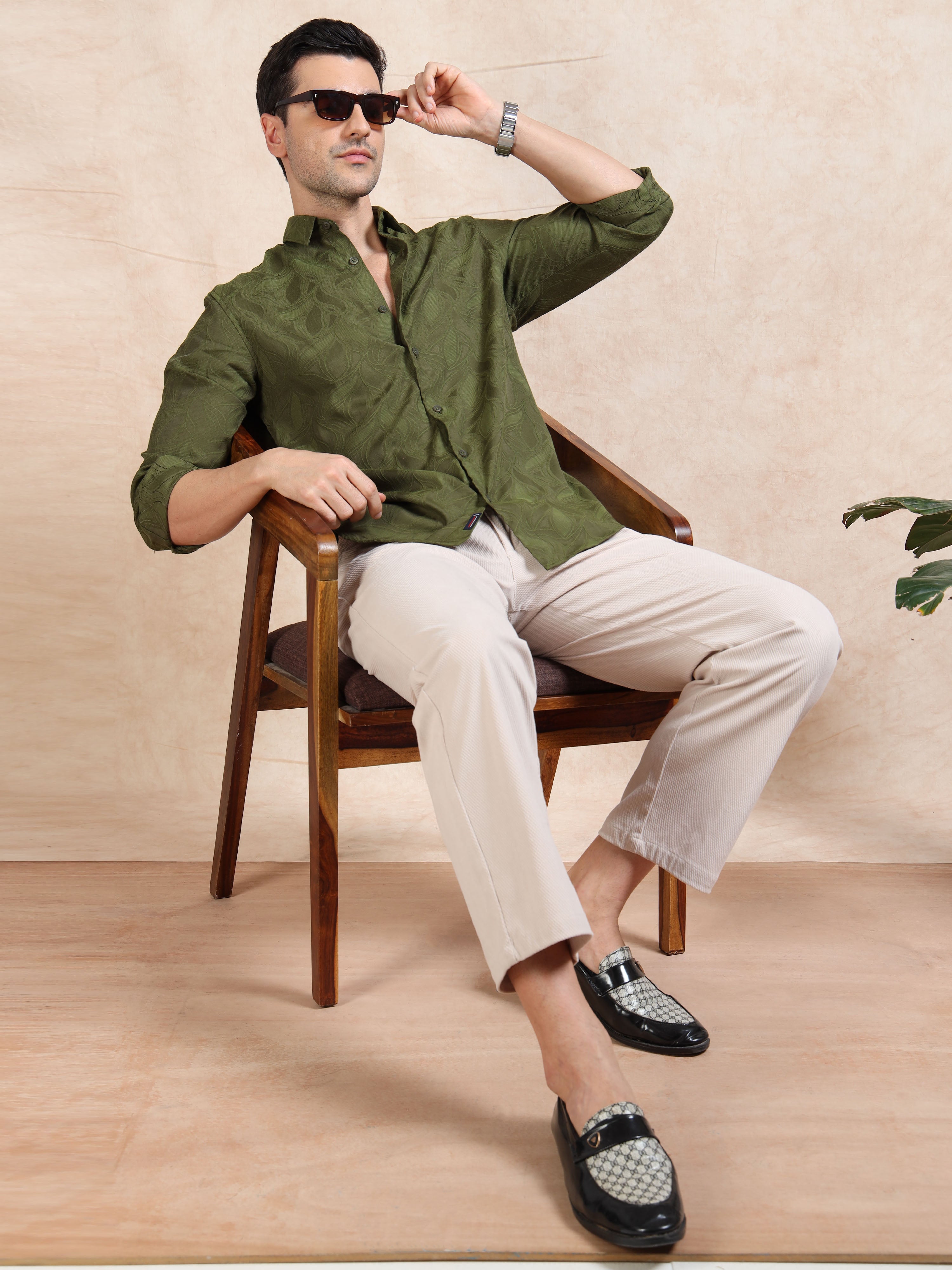 MEN'S GREEN SELF DESIGN SLIM FIT SHIRT