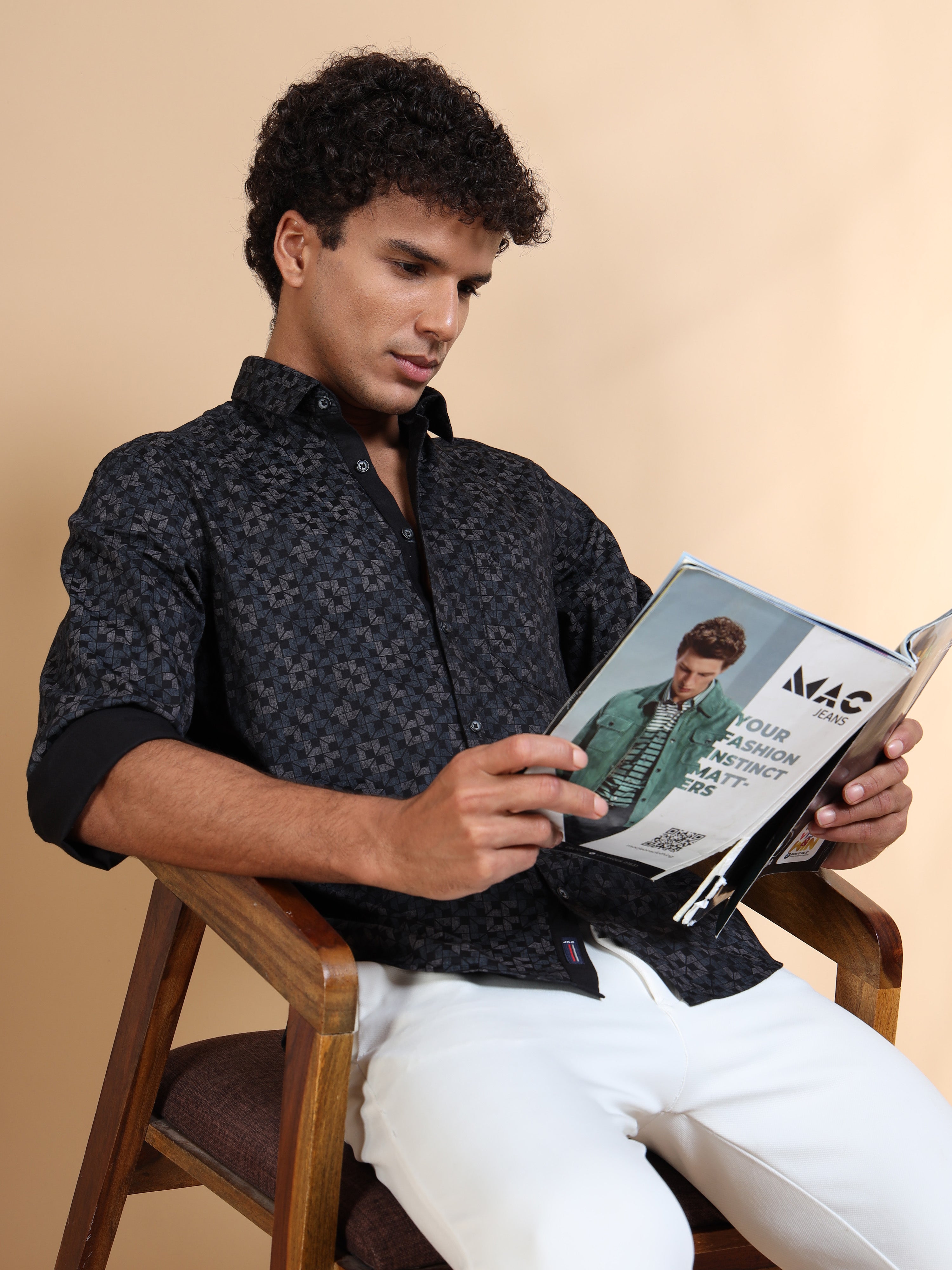 MEN'S BLACK PRINT SLIM FIT SHIRT