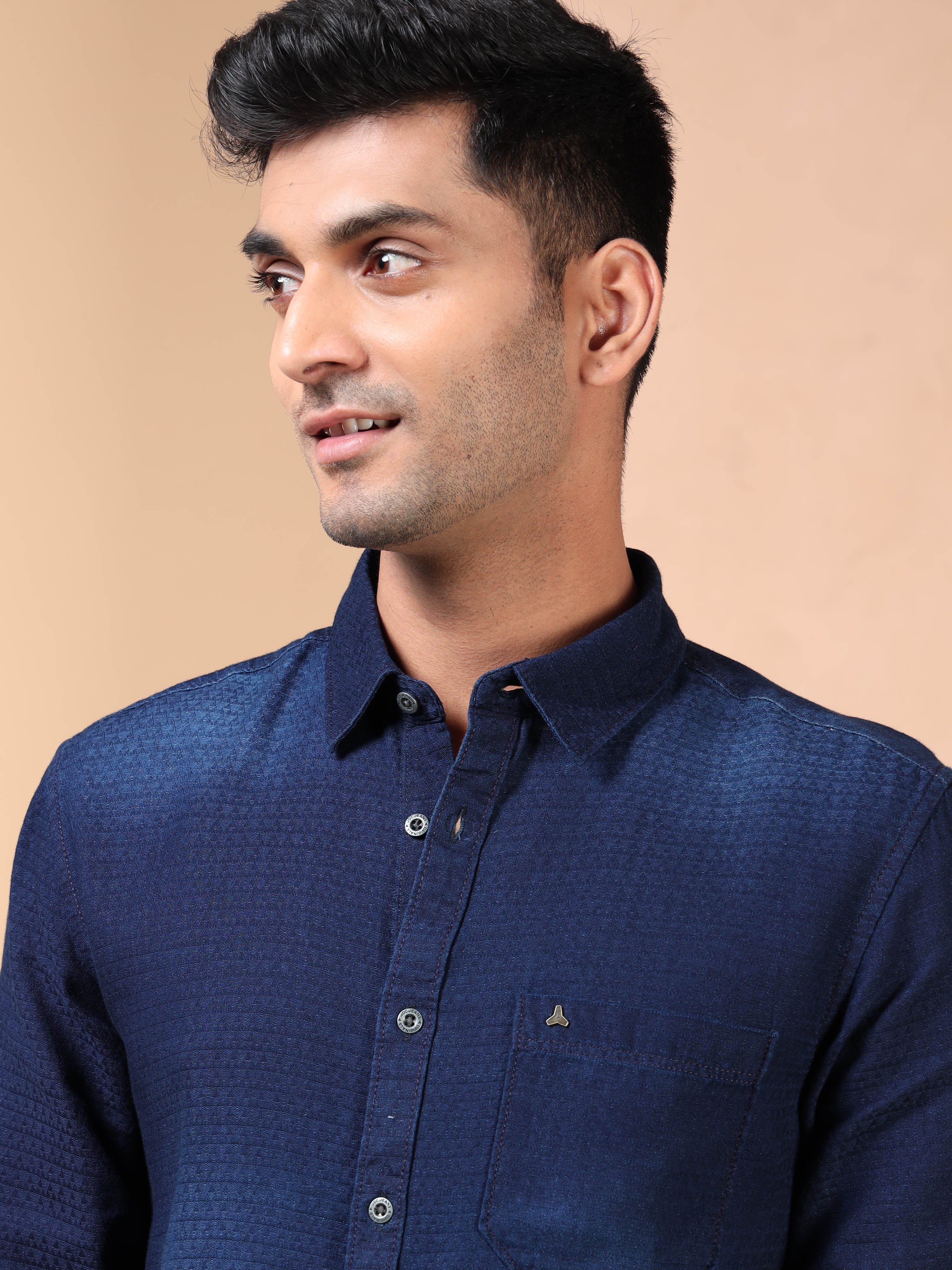 MEN'S INDIGO SOLID SLIM FIT SHIRT