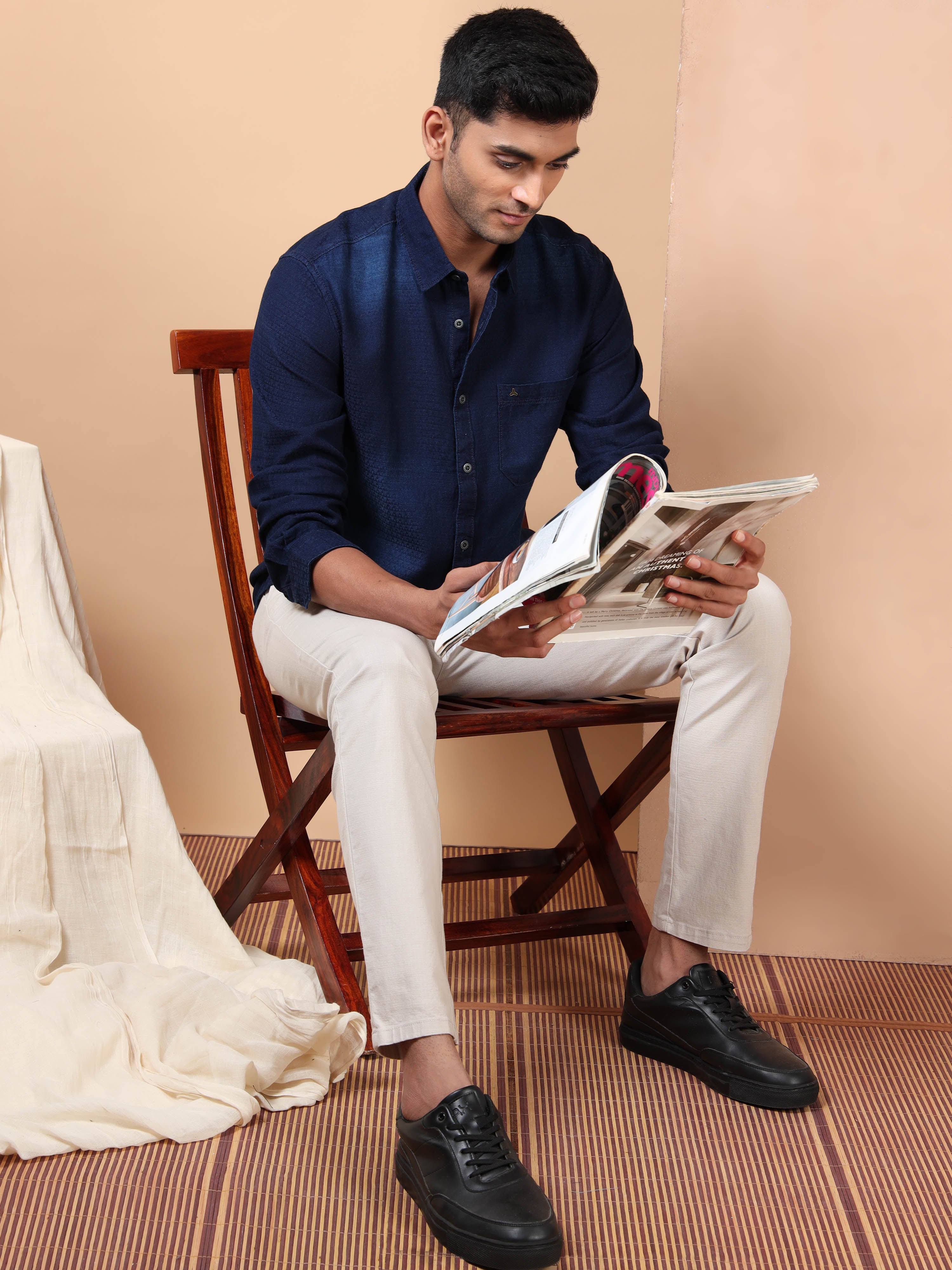 MEN'S INDIGO SOLID SLIM FIT SHIRT
